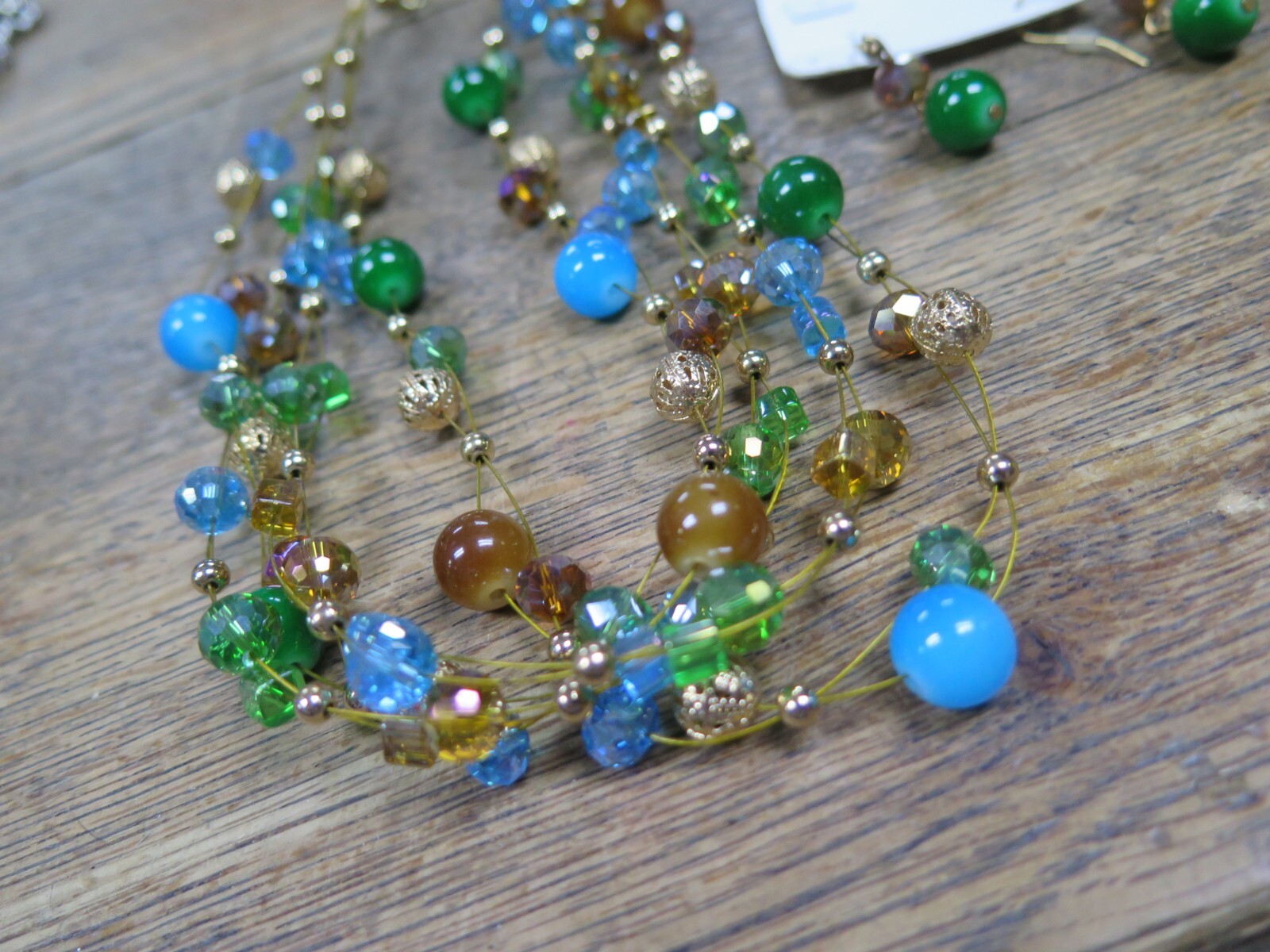 VINTAGE Multi Strand Beads Jeweled Wire Wrap Flexible Necklace 20″ W/ Earrings