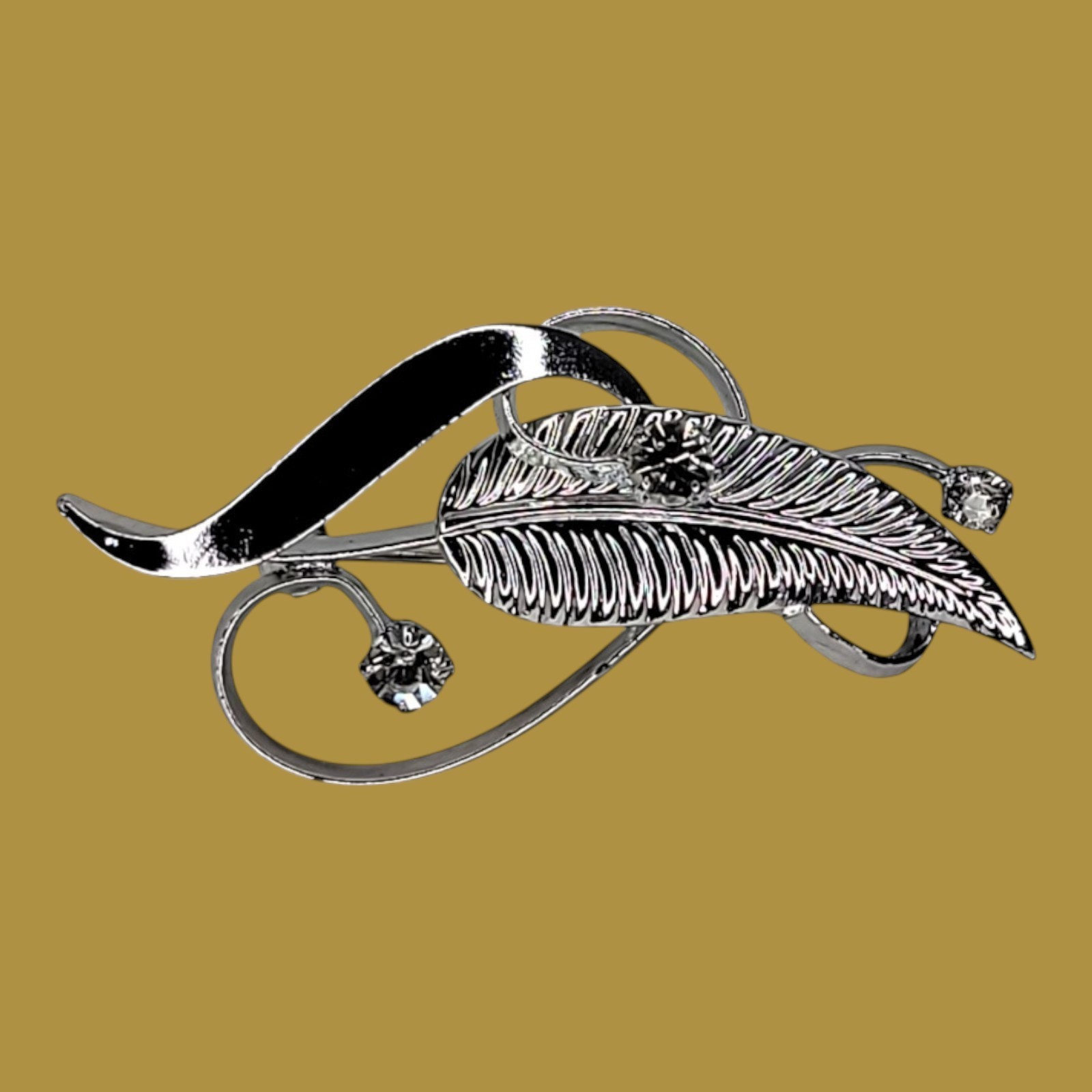 Brooch Pin Silver Tone Leaf Vintage Rhinestone Feather Swirl Textured Metal 3″
