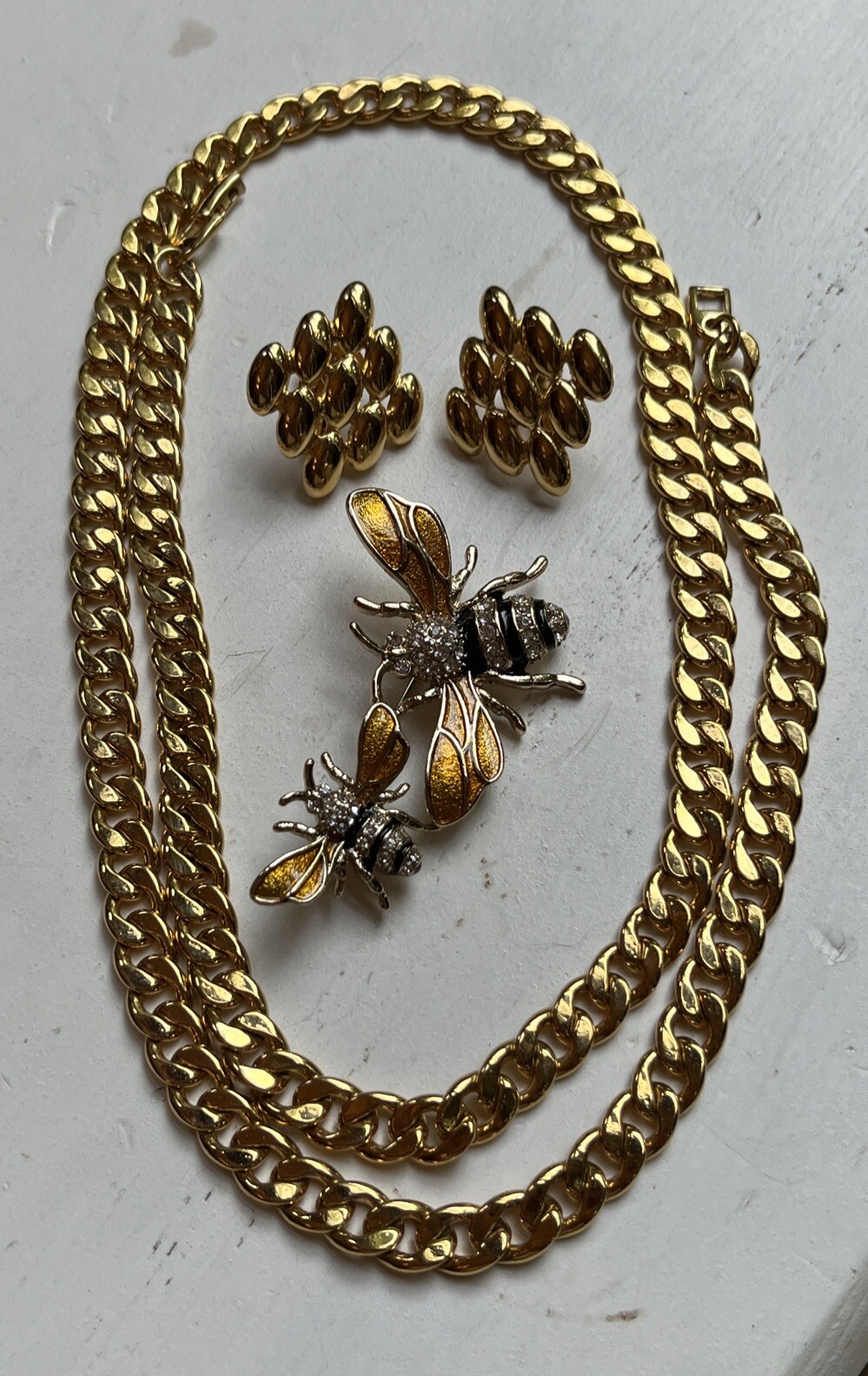 Vintage Napier Long Gold Tone Chain Double Bee Brooch & Clip On Earrings Set
