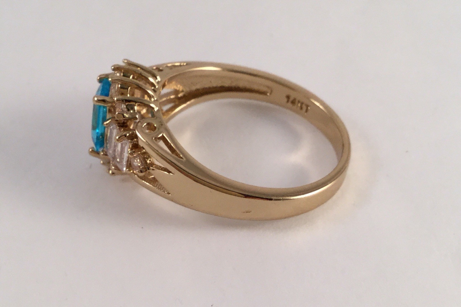 Vintage Jewellery Gold Ring London Blue Topaz White Sapphires Antique Jewelry