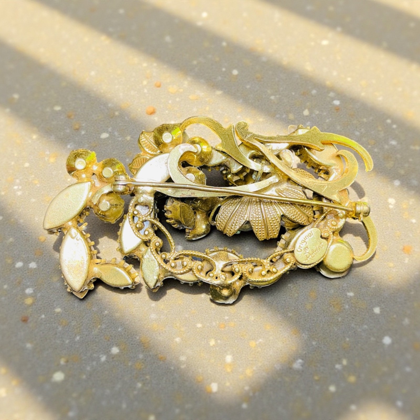 COLLECTIBLE “ORIGINAL BY ROBERT” BROOCH SIGNED Mid-Century FREE Shpg Charity