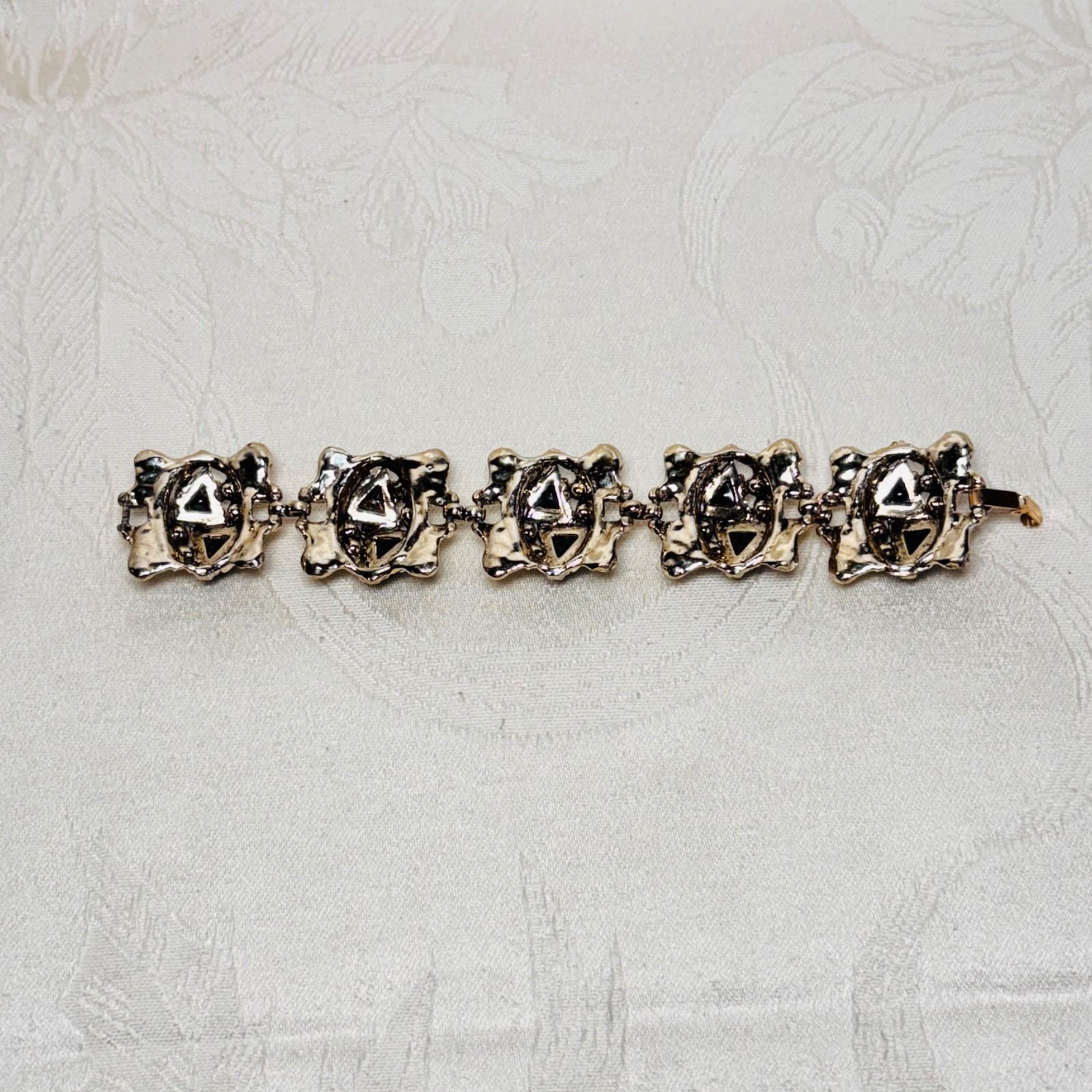 BRACELET black faux gem faux pearl silvertone metal link fold over clasp vintage