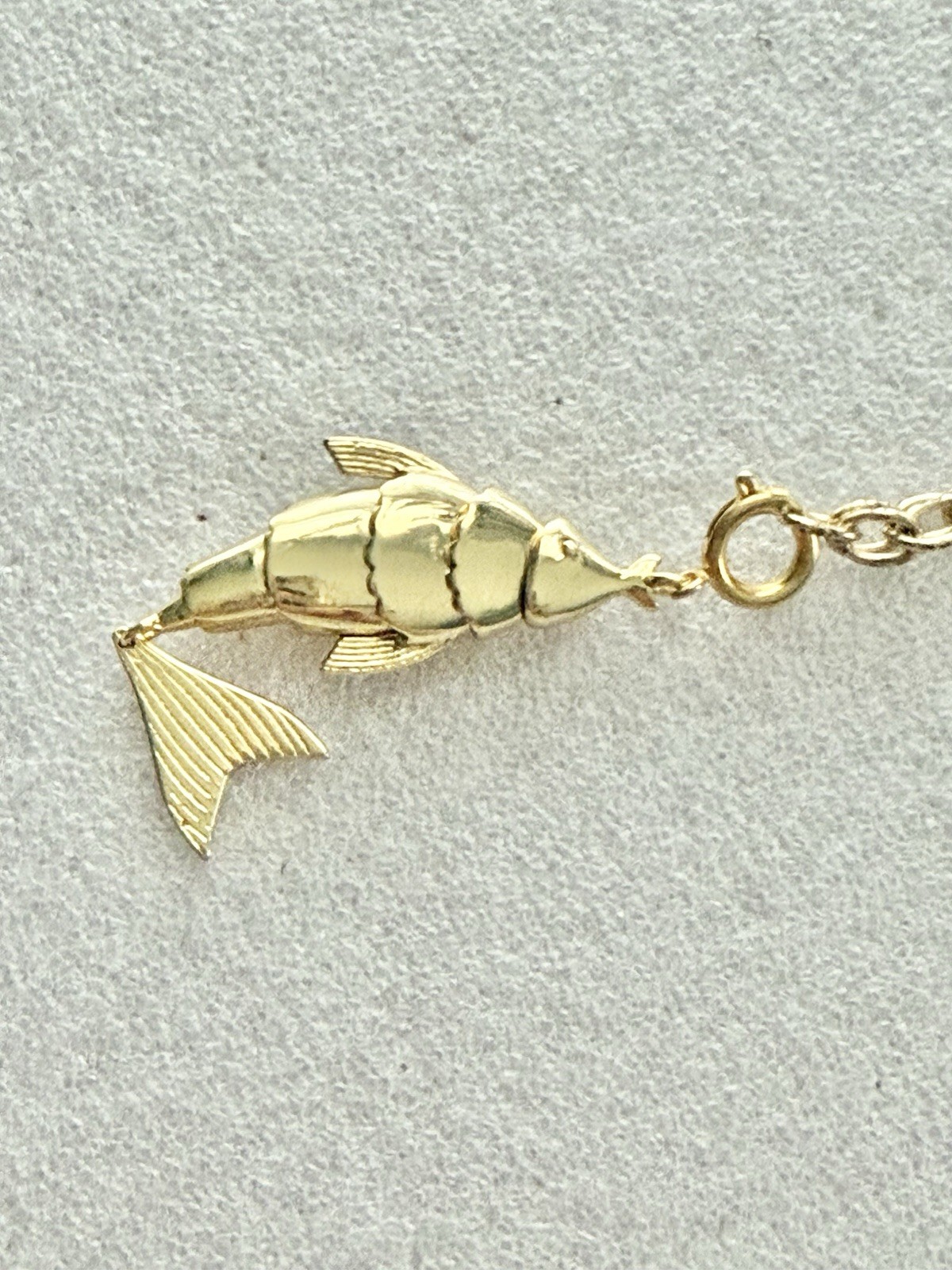 Vintage Gold Tone Articulated Removable 2.5” FISH Pendant 24” Rolo Link Necklace