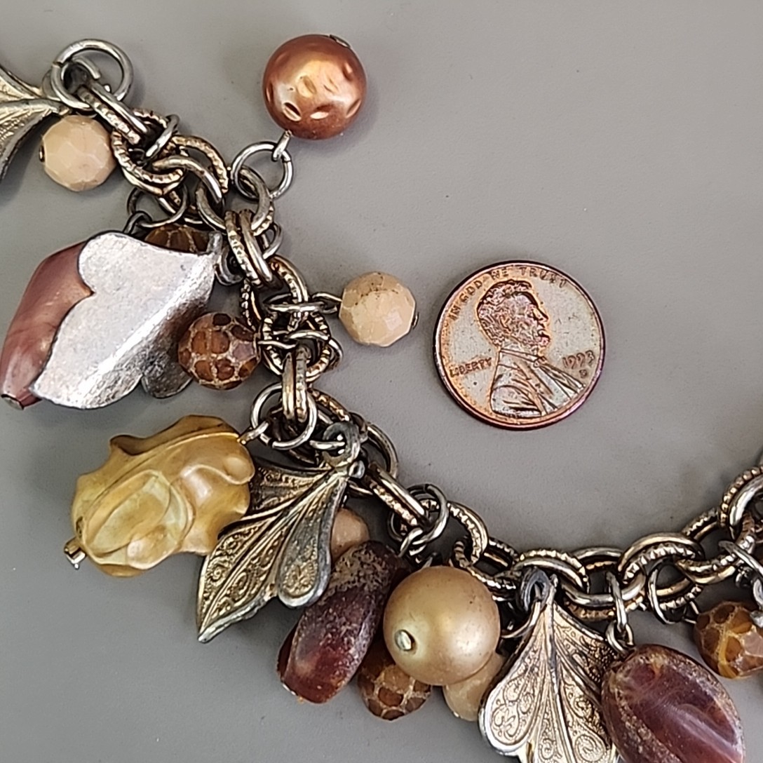 Vintage Charm Bracelet Fall Autumn Brown Bead Gold Tone Leaf Dangles 6.25″