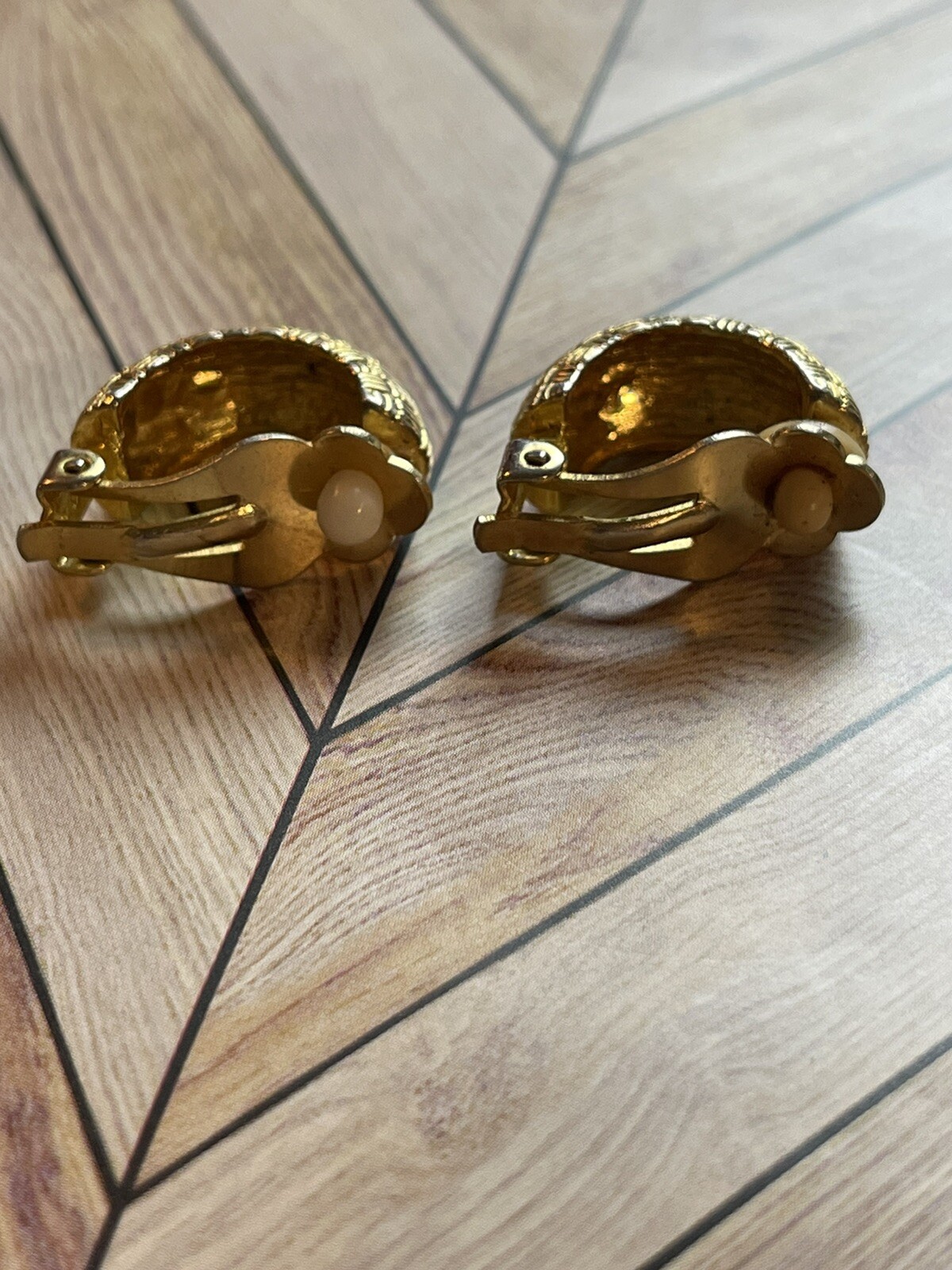 VINTAGE Lot 5 Pair Clip On Earrings Stud Dome Hoop 60s 70s 80s 90s Elegant