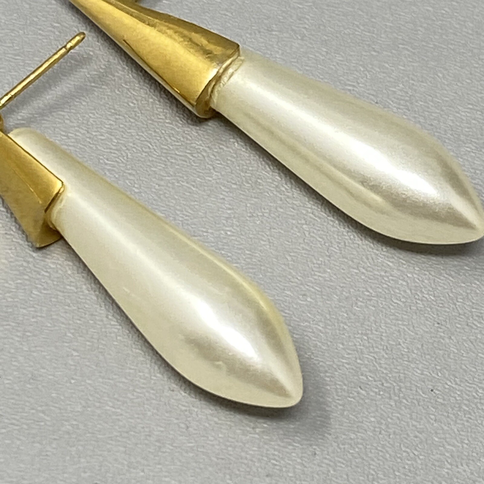 Faux Pearl Dangle Drop Earrings Pierced Matte Gold Tone Tip Classic New Backs
