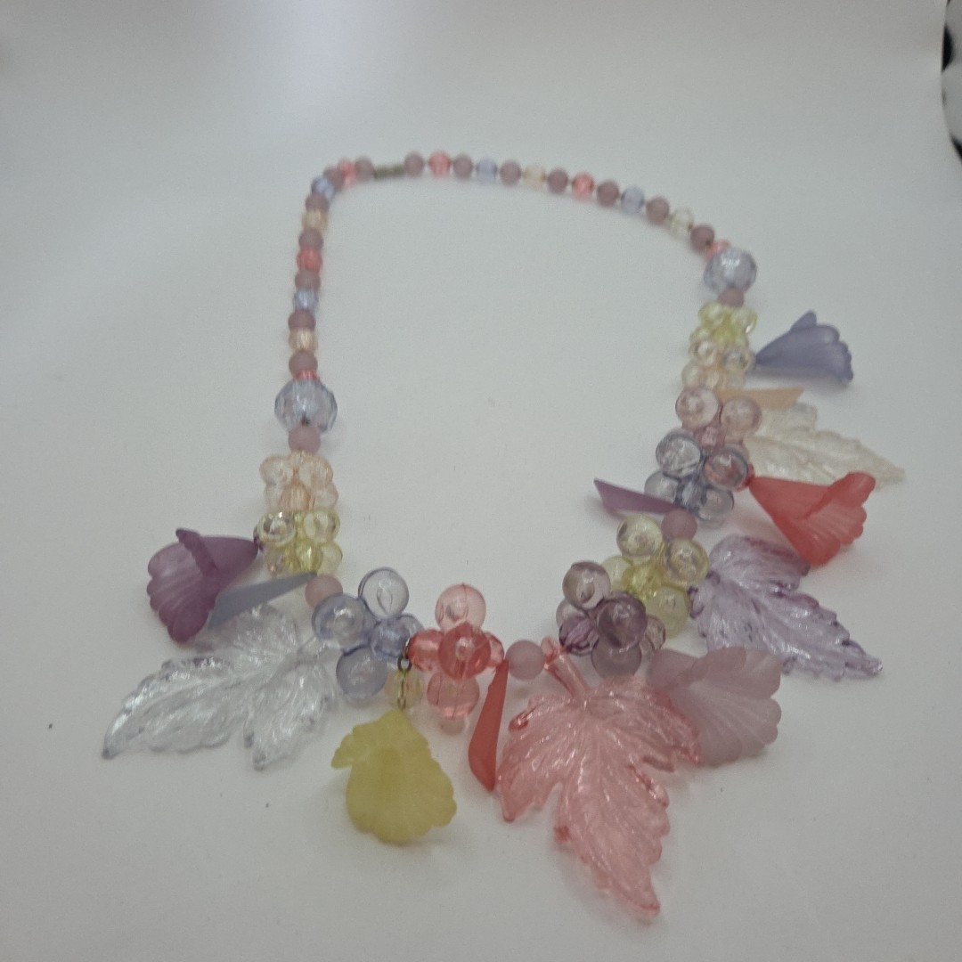 VINTAGE floral fruit salad leaves Necklace Beads Pastel Clear Costume 17″