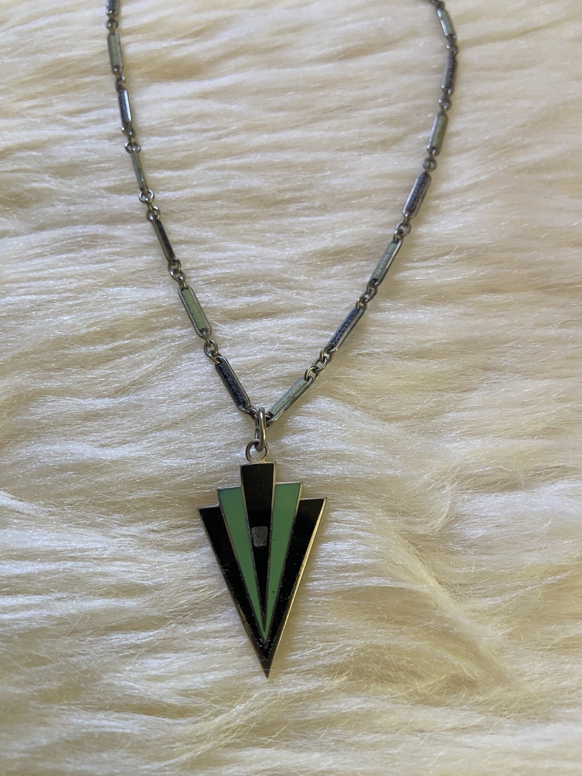 RARE JAKOB BENGAL ART DECO GREEN BLACK GEOMETRIC ARROW ENAMEL PENDANT NECKLACE