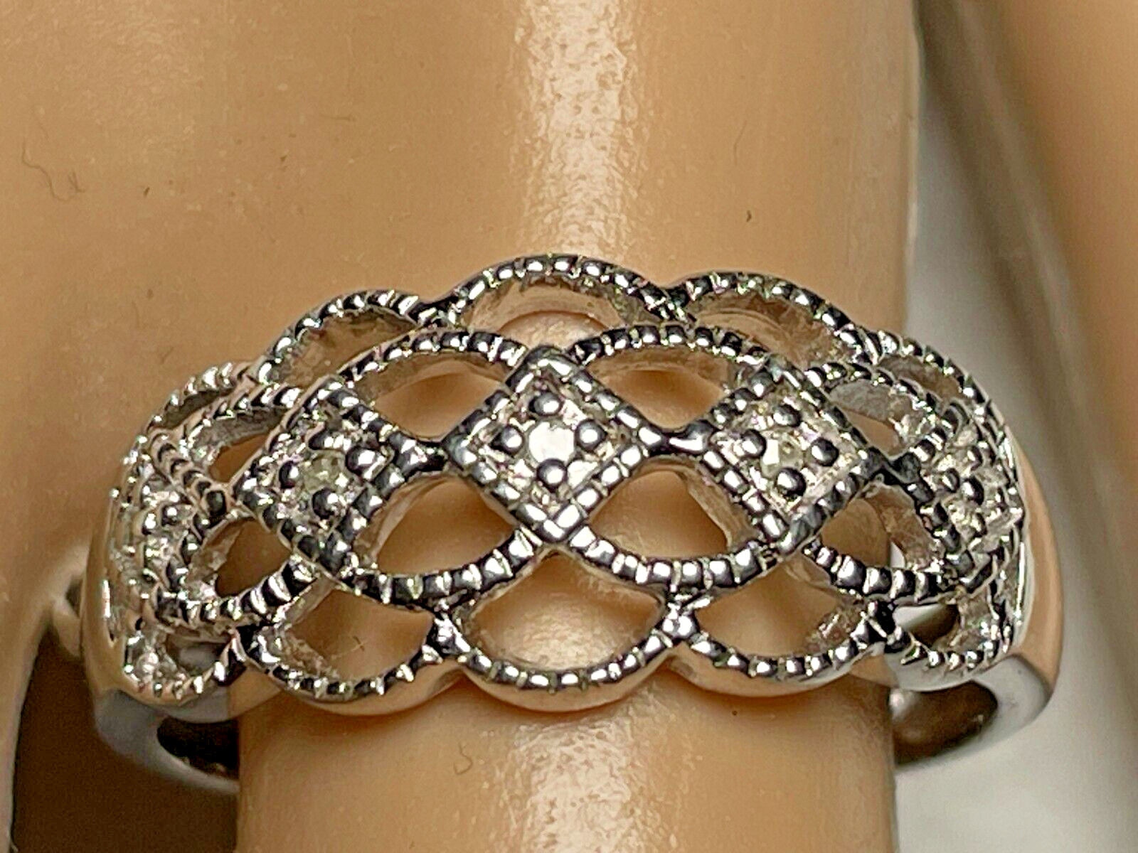 Vintage Sterling Silver 925 Ring filagree Design 3 Dimond Chips Size 8.75) 3.4G.