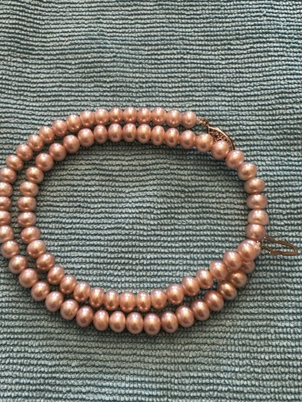 VTG 18” Cultured Pink Pearl Necklace W/Fish Hook Clasp & Matching Post Earrings