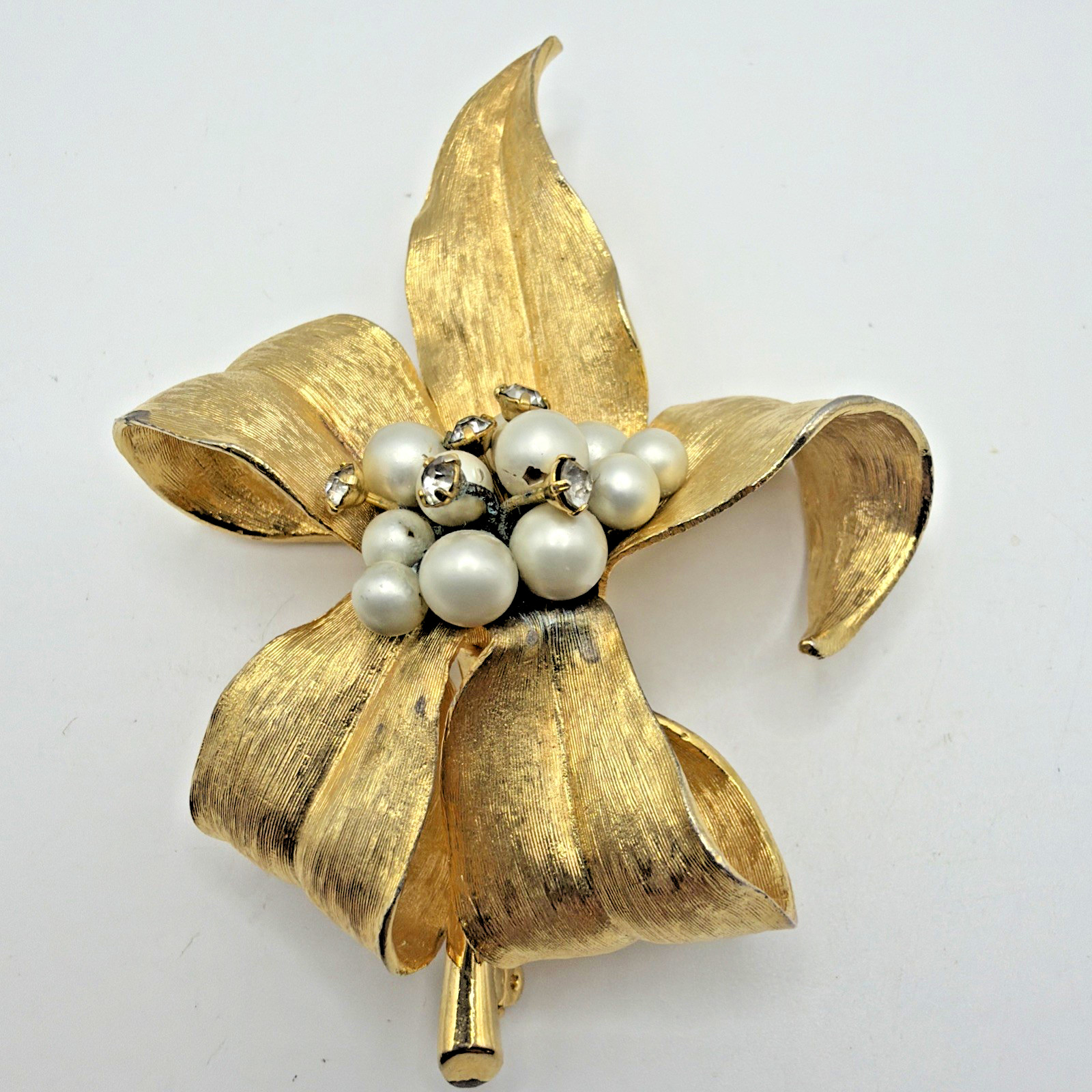 Vintage Brushed Gold Toned Flower Brooch Faux Pearl Rhinestones