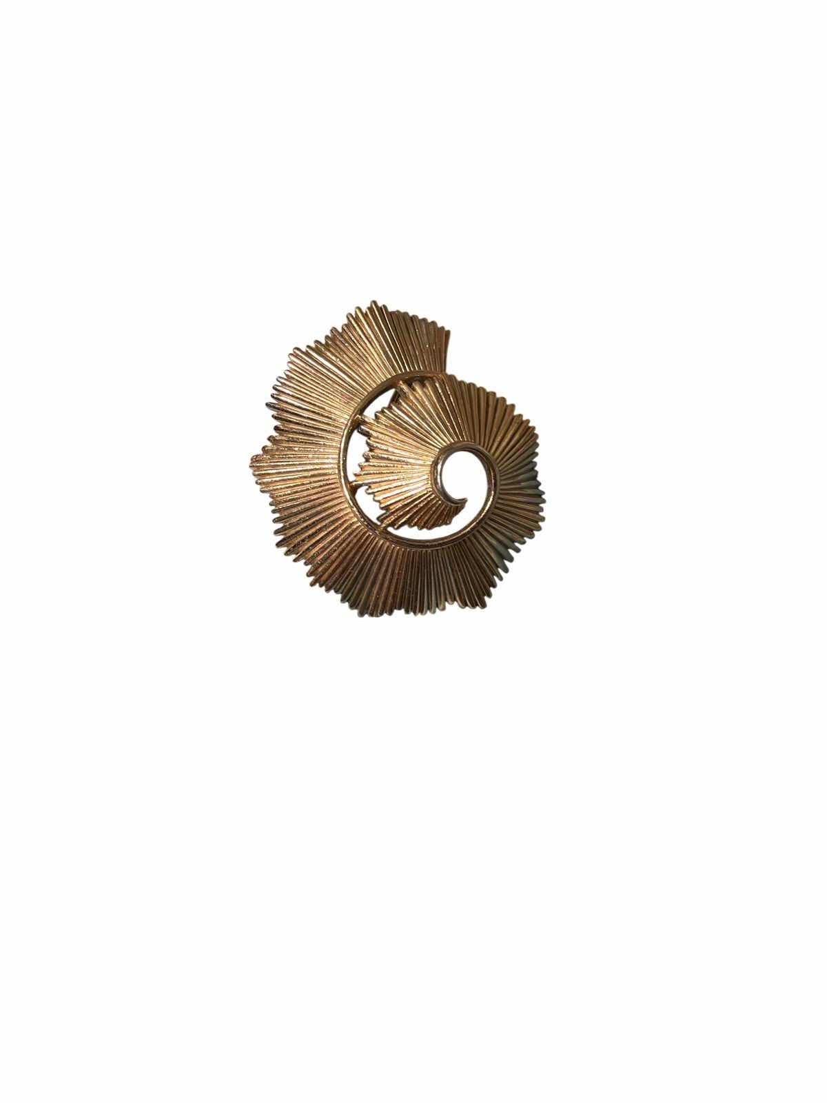 Vintage MCM TRIFARI Textured Gold Tone Sunburst Ribbon Swirl Spiral Pin Brooch