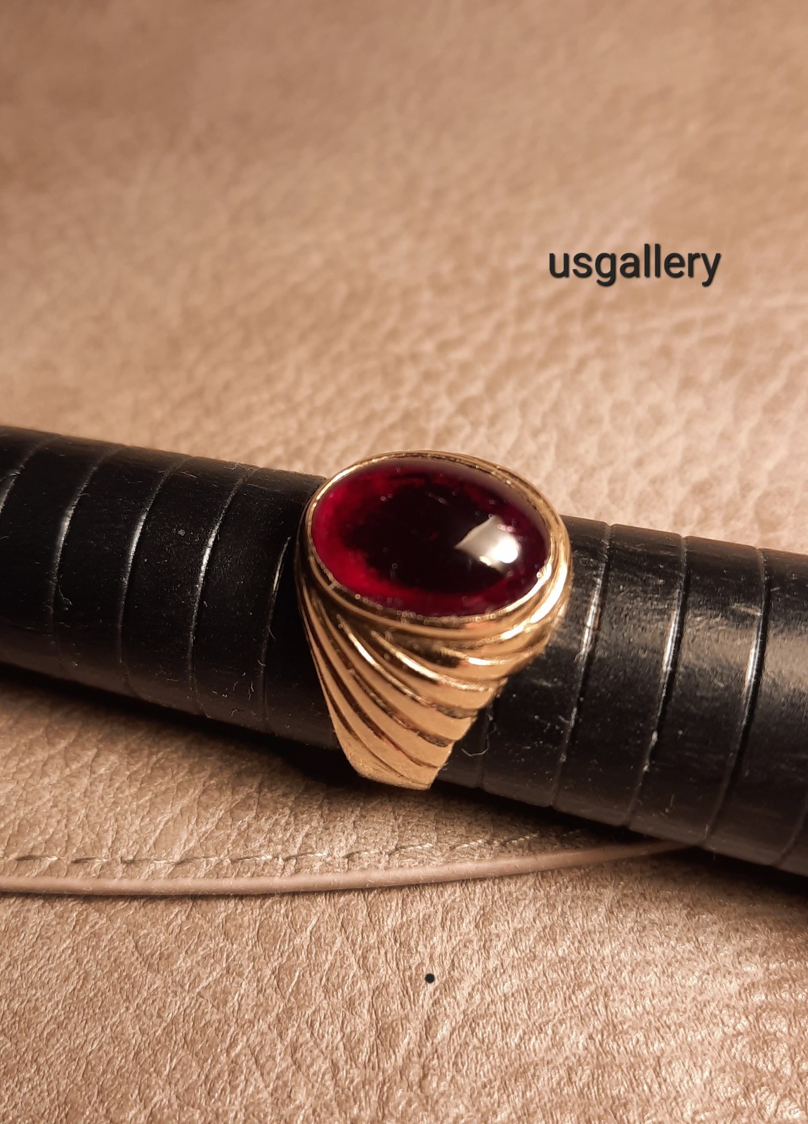 VTG 18 K GOLD, RUBY, CARBOUCHON RING,SIZE 7 3/4