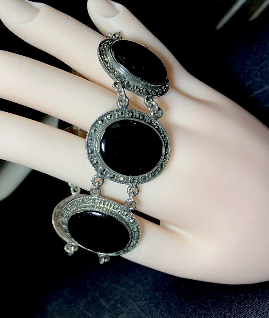 Signed TM (Taxco Mex) 925 Sterling Silver Oval Black Onyx & Marcasite Bracelet