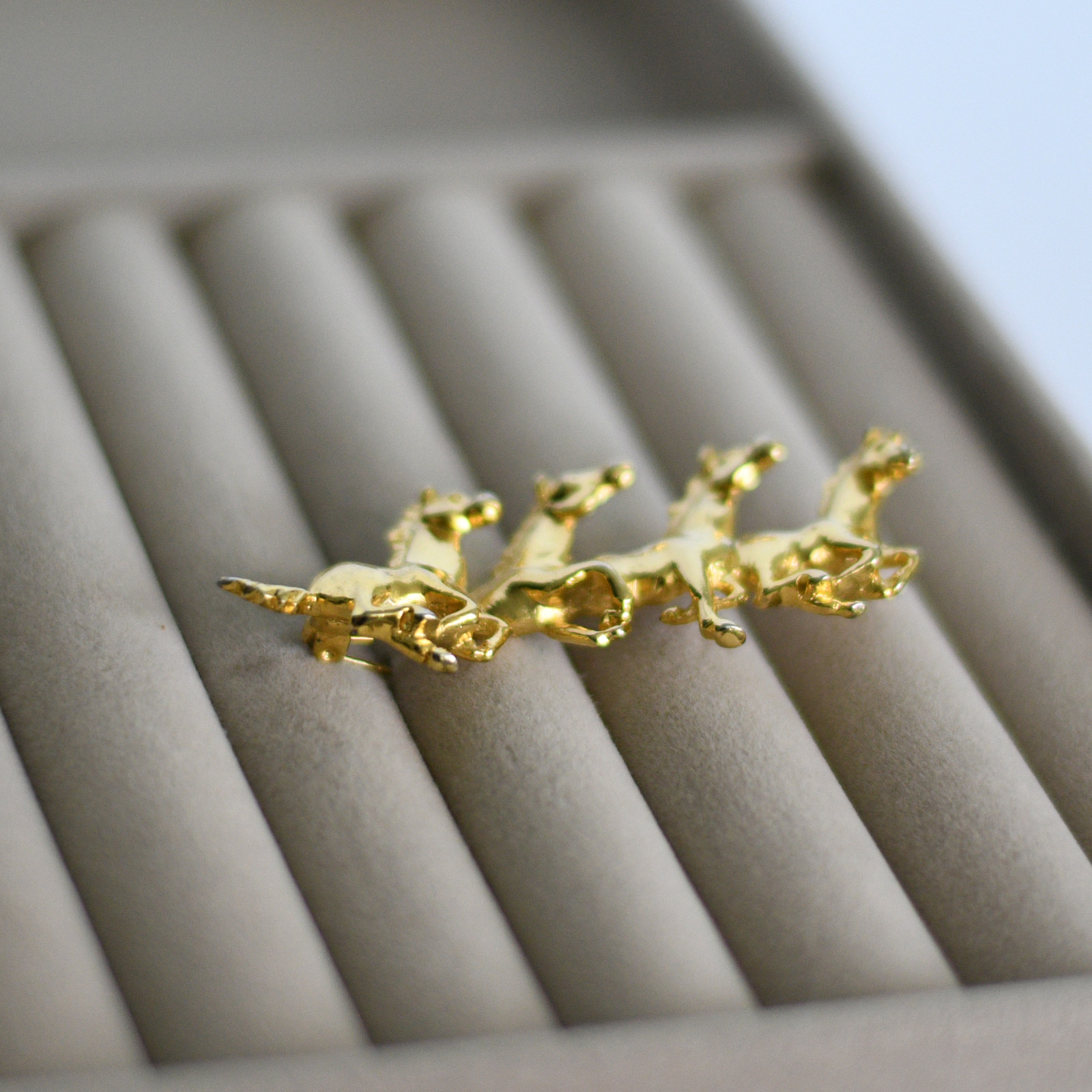 Vintage Gold Tone Running Horses Brooch Figural Equestrian Pin Horse Jewelry