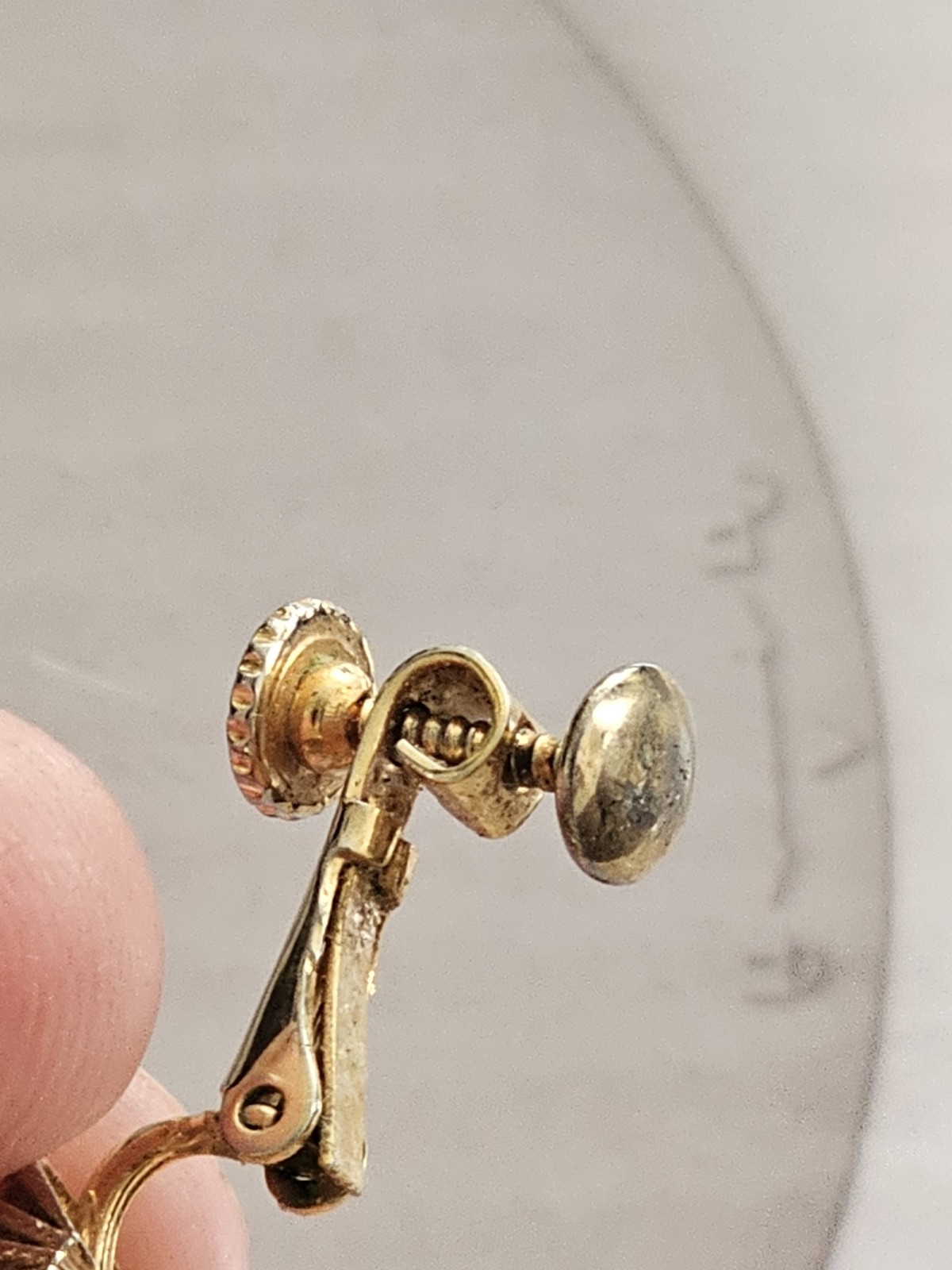 Vintage Adjustable Clip On Earrings In Vendome Armadilla Style. Gold Tone. 1950s
