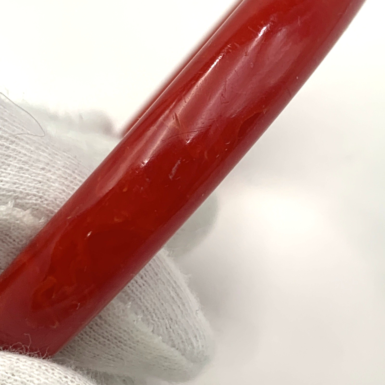 Vintage 10 mm Wide BAKELITE Carved Bangle Bracelet Red Marble