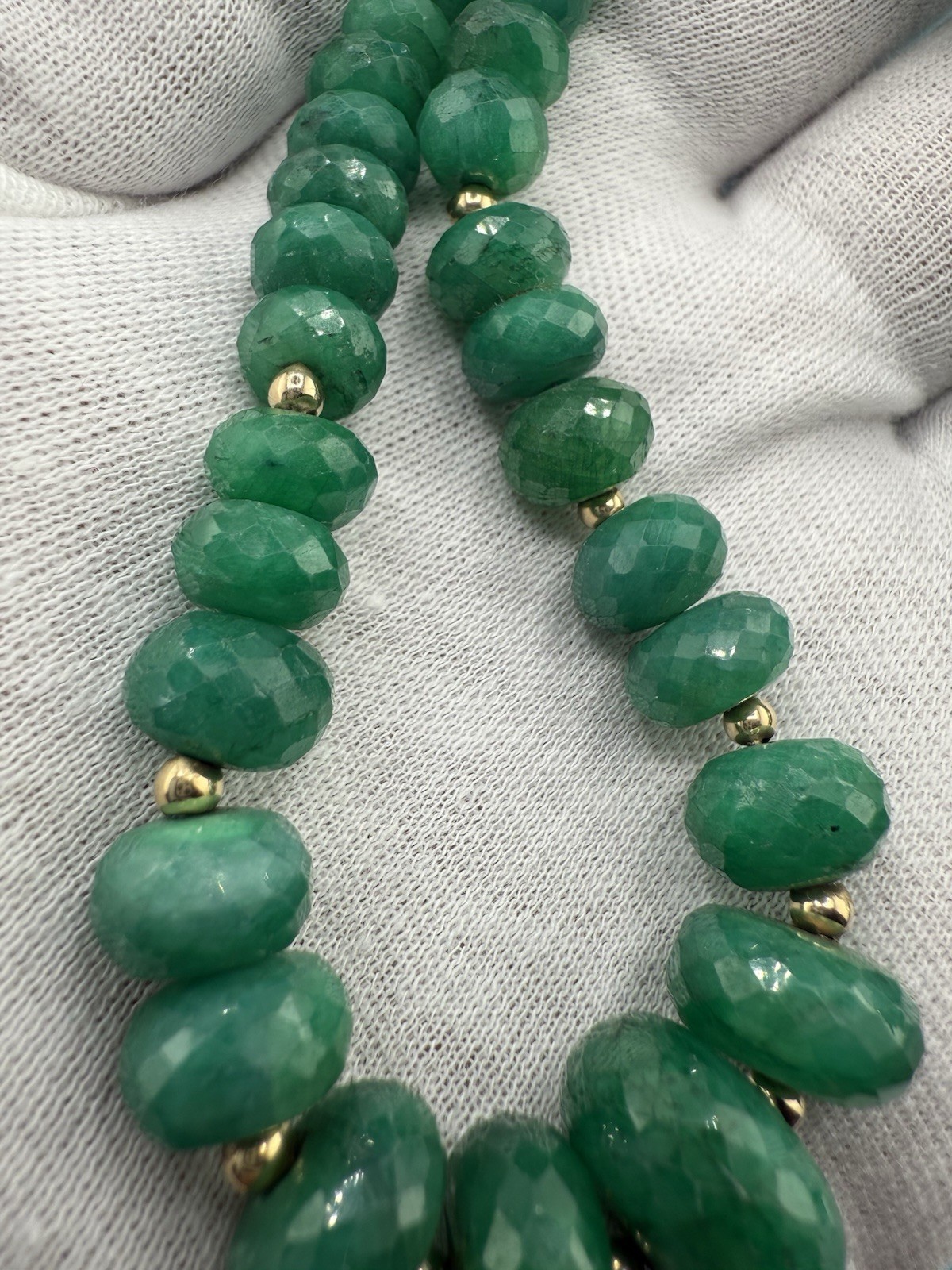 Wonderful Antique / Vintage Art Deco Faceted Beaded Emerald Color Beryl Necklace