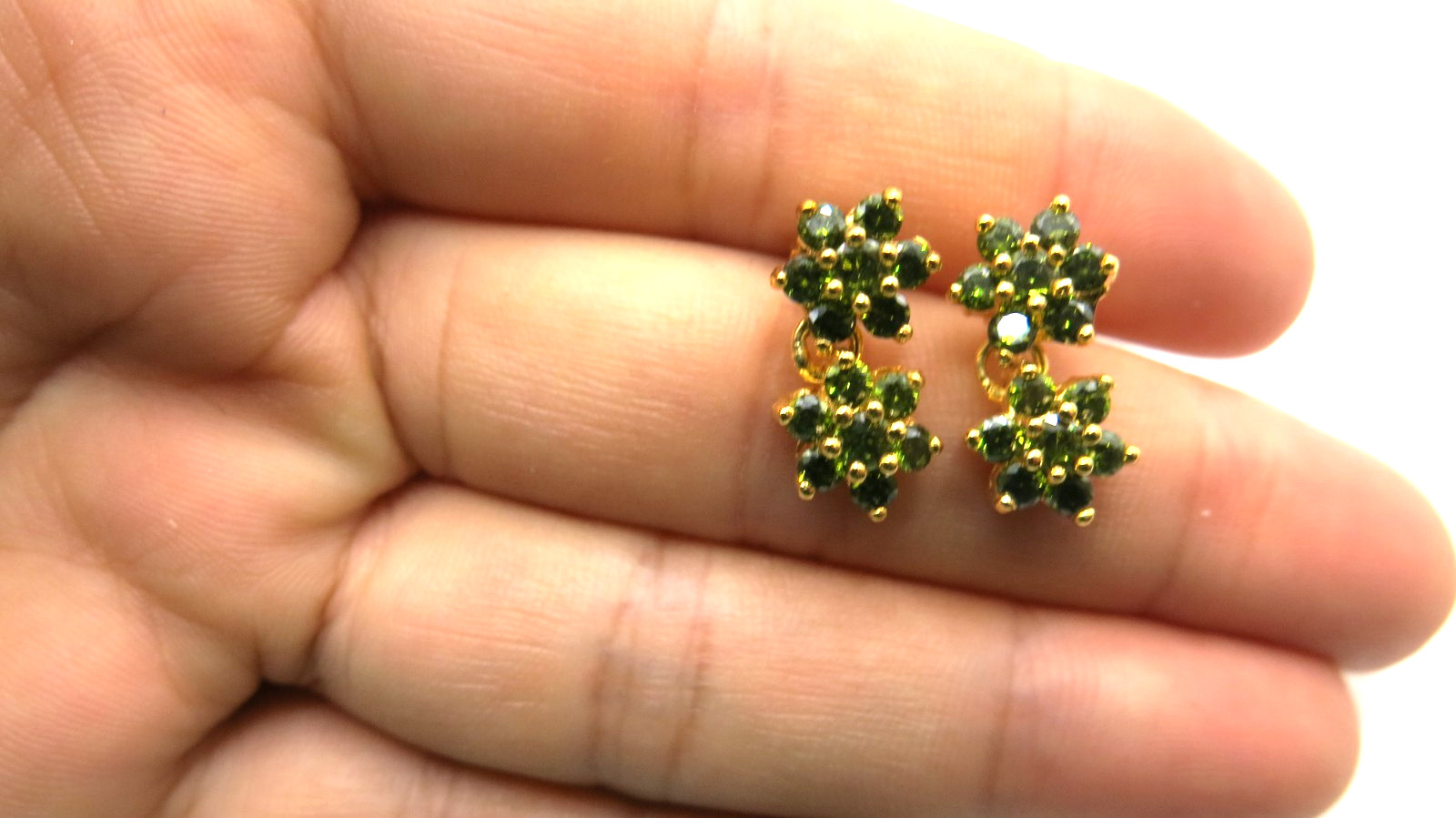 Vintage Green Peridot Jewelry Set – 18K Gold Plated Floral Necklace & Earrings