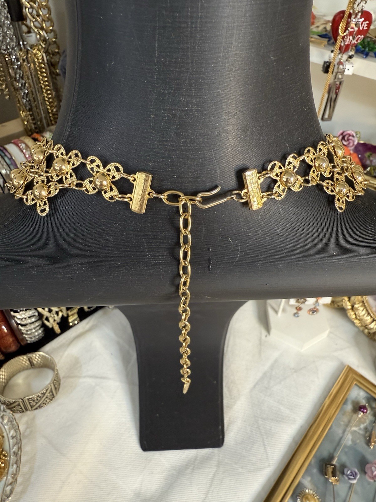 Vintage Gold Tone Articulated Chain Link V Bib Statement Necklace