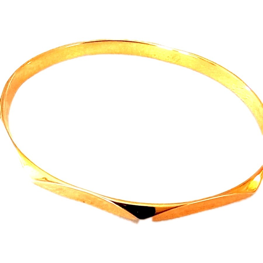Vintage Monet Faceted Bangle Bracelet Polished Gold Tone 7 1/2 in