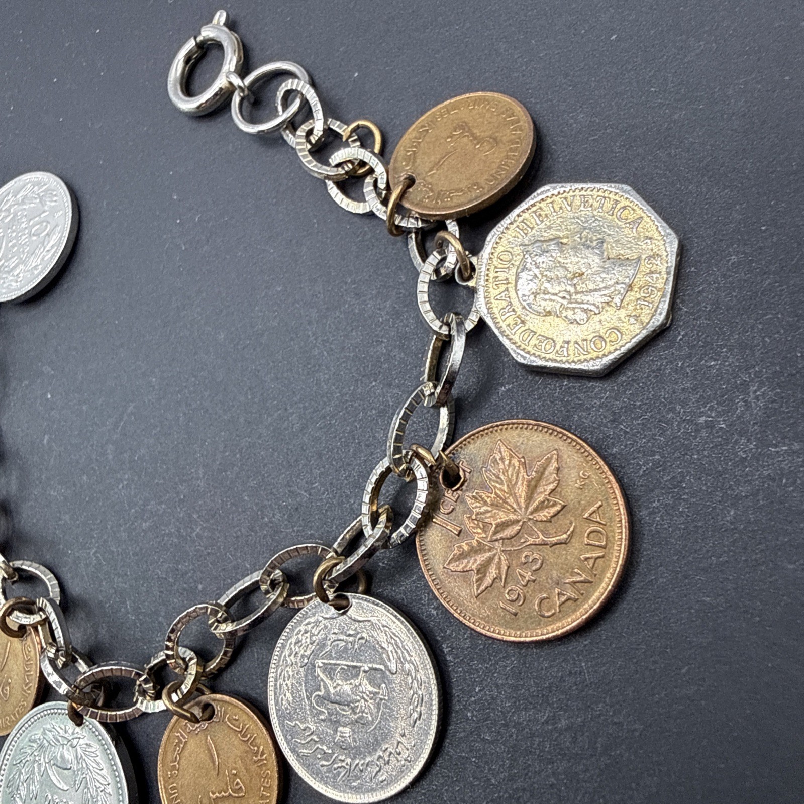 Vintage World Coin Charm Bracelet 7” J61a