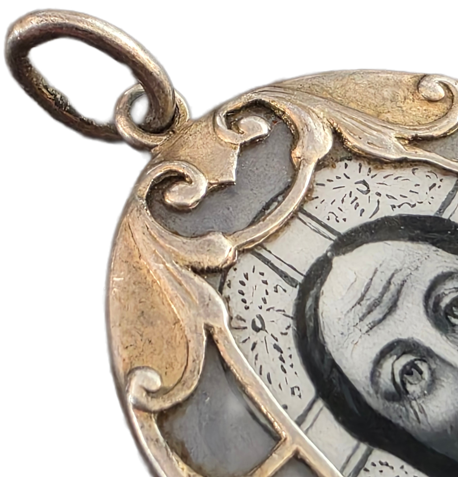 ANTIQUE RELIGIOUS PENDANT WITH THE FACE OF JESUS CHRIST ENAMELED PLAQUE Ca 1900s