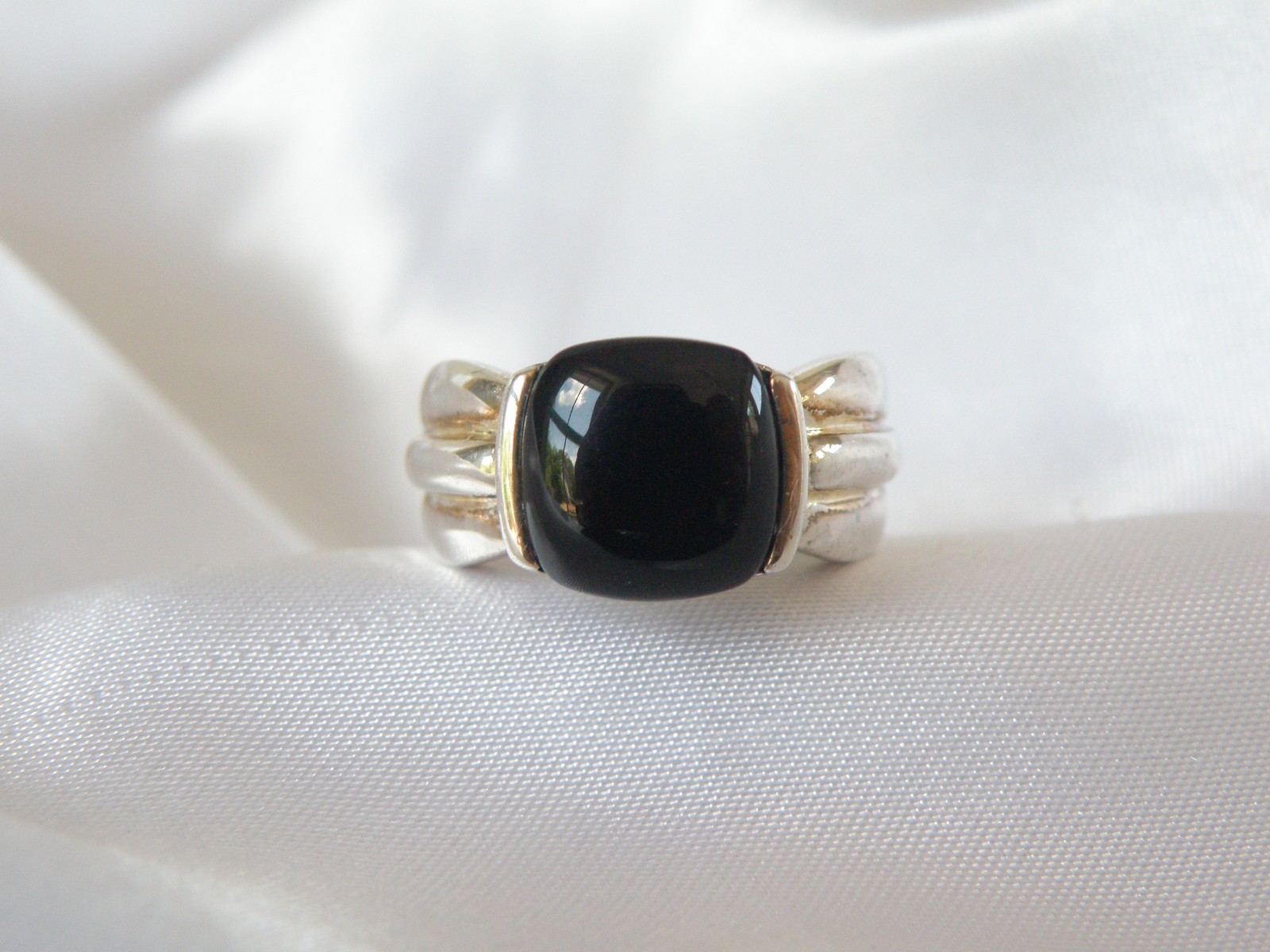 Vintage Sterling Silver 925 Black Onyx Cable Ring Size 7