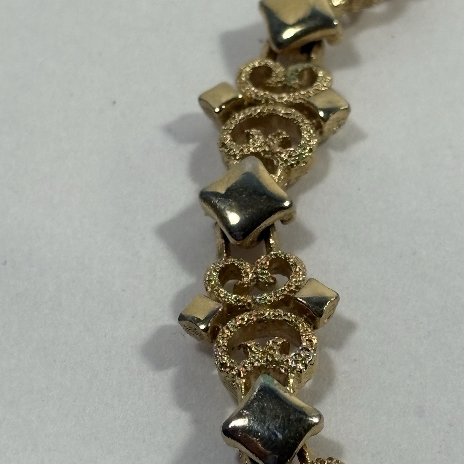 VTG AVON Precious Pretenders Filigree Bracelet Gold Plated 7.25″