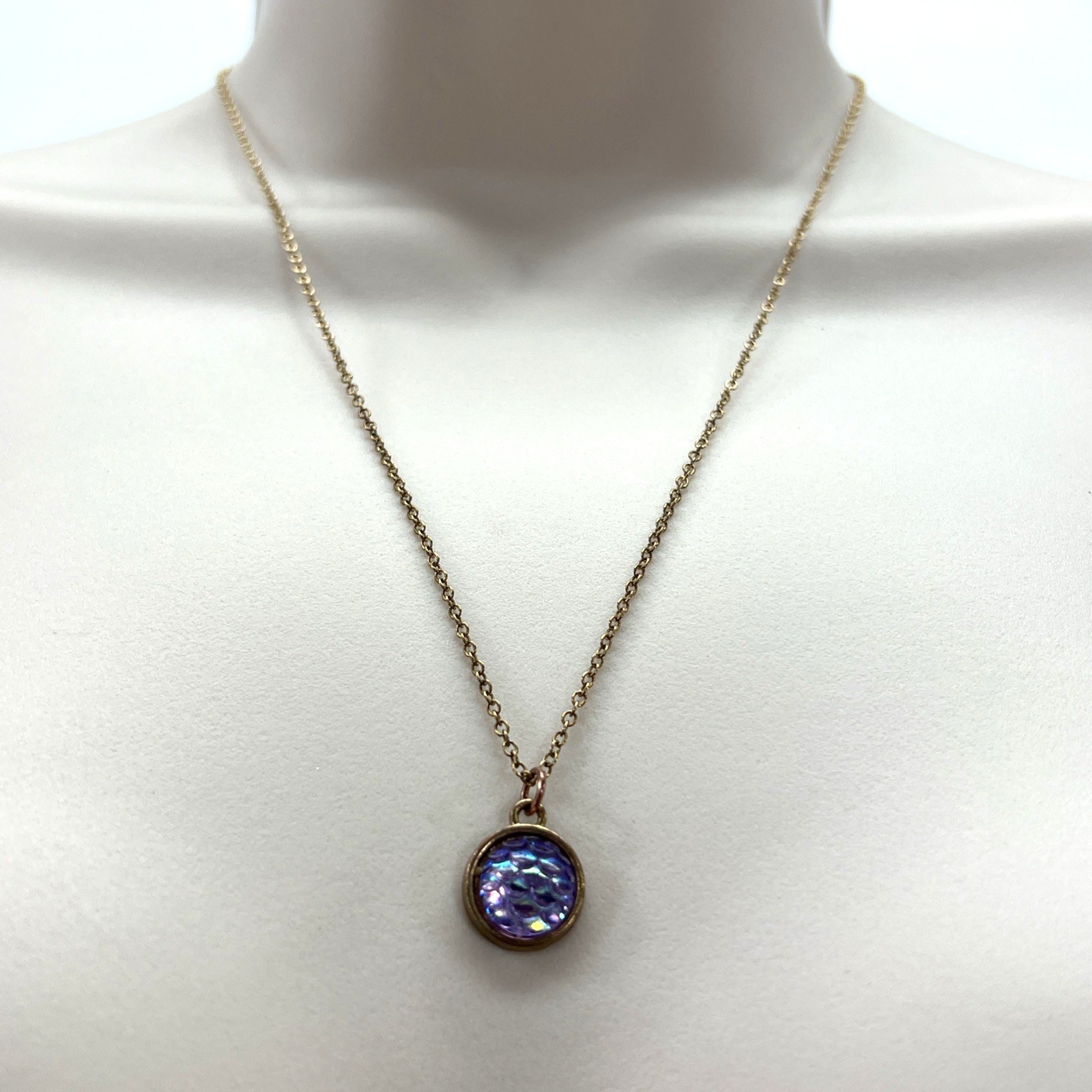 Iridescent Mermaid Scale Pendant Necklace Blue Purple Vintage Gold Tone 20″