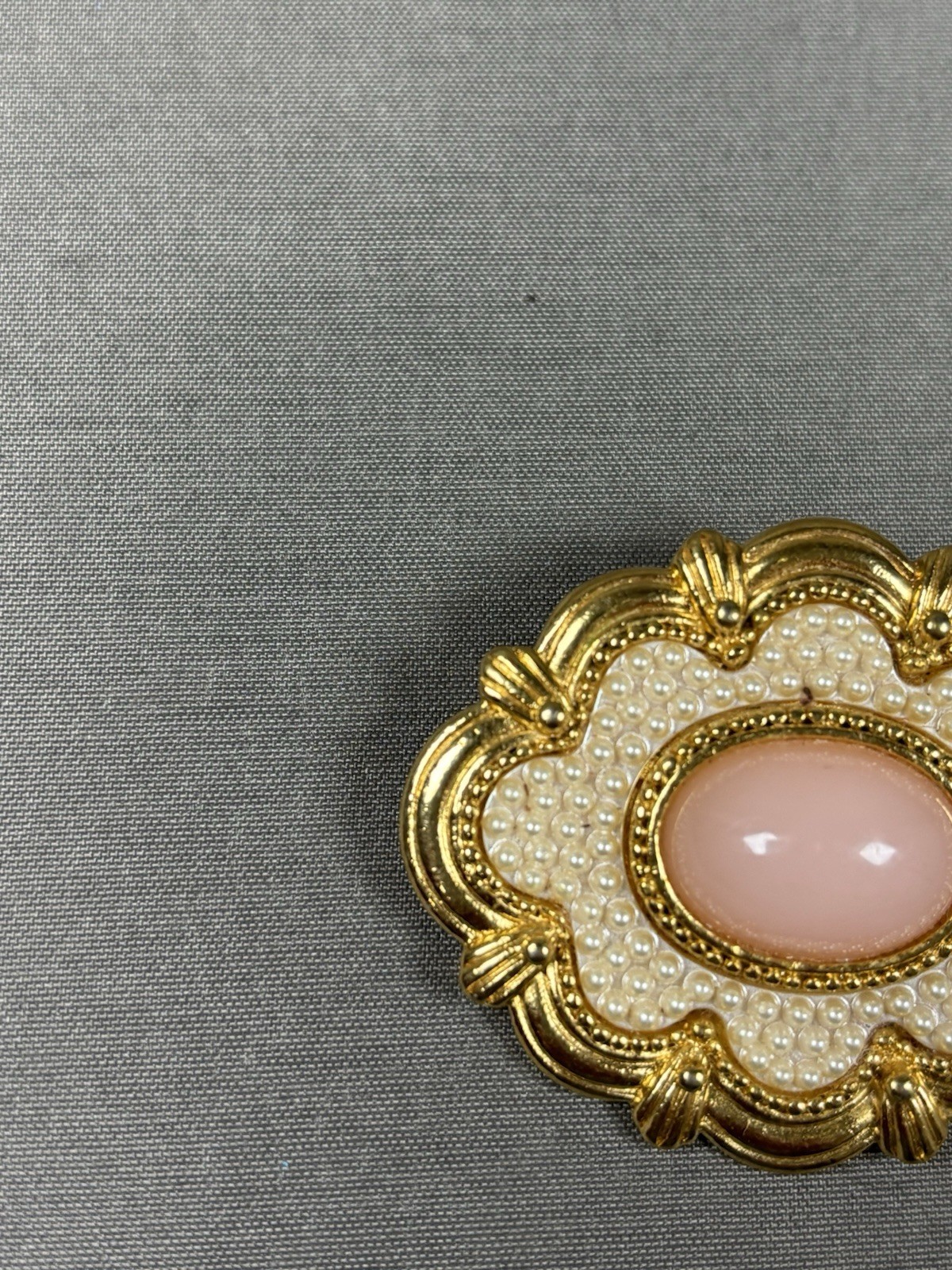 Vtg Avon Pink Cabochon Gold Tone Faux Pearl Flower Floral Brooch Pin Victorian