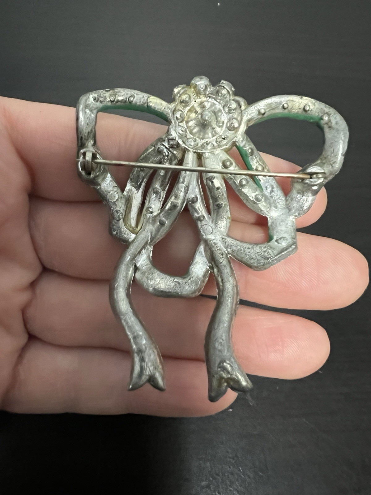 Vintage 1940’s Green Enamel Ribbon Bow Rhinestone Brooch Silver Tone Nice!