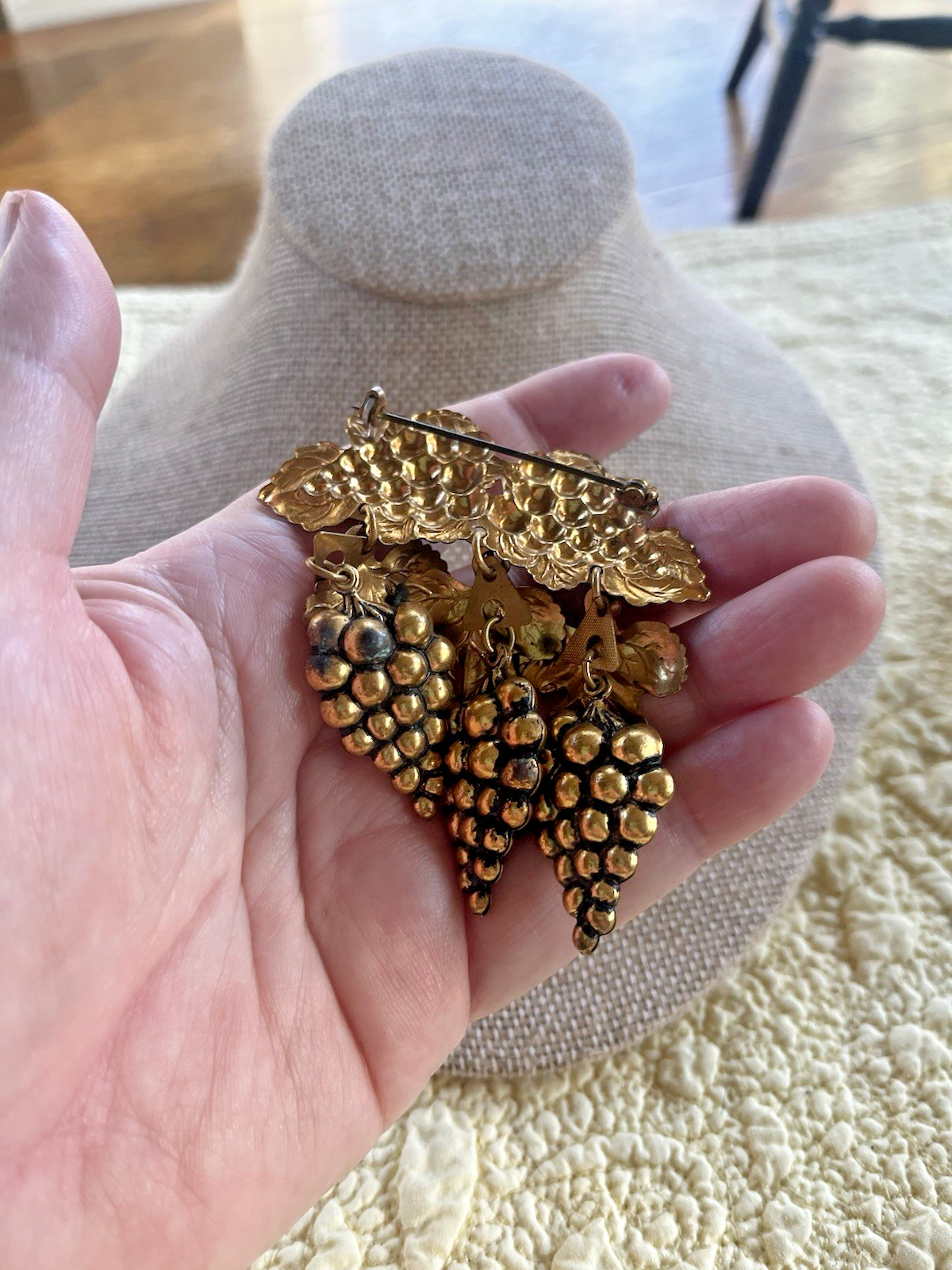 Beautiful Vintage Stamped Grapes Pin Brooch