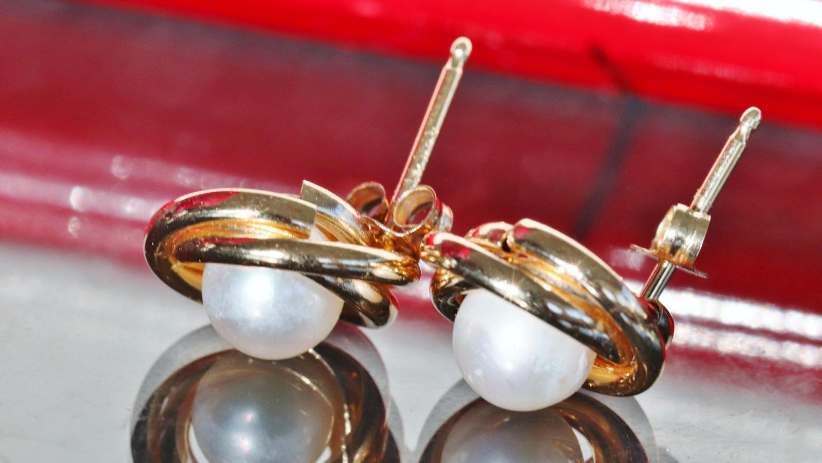 14k yellow gold earrings 5.3mm cultured freshwater pearl swirl stud 1.5gr N3011k