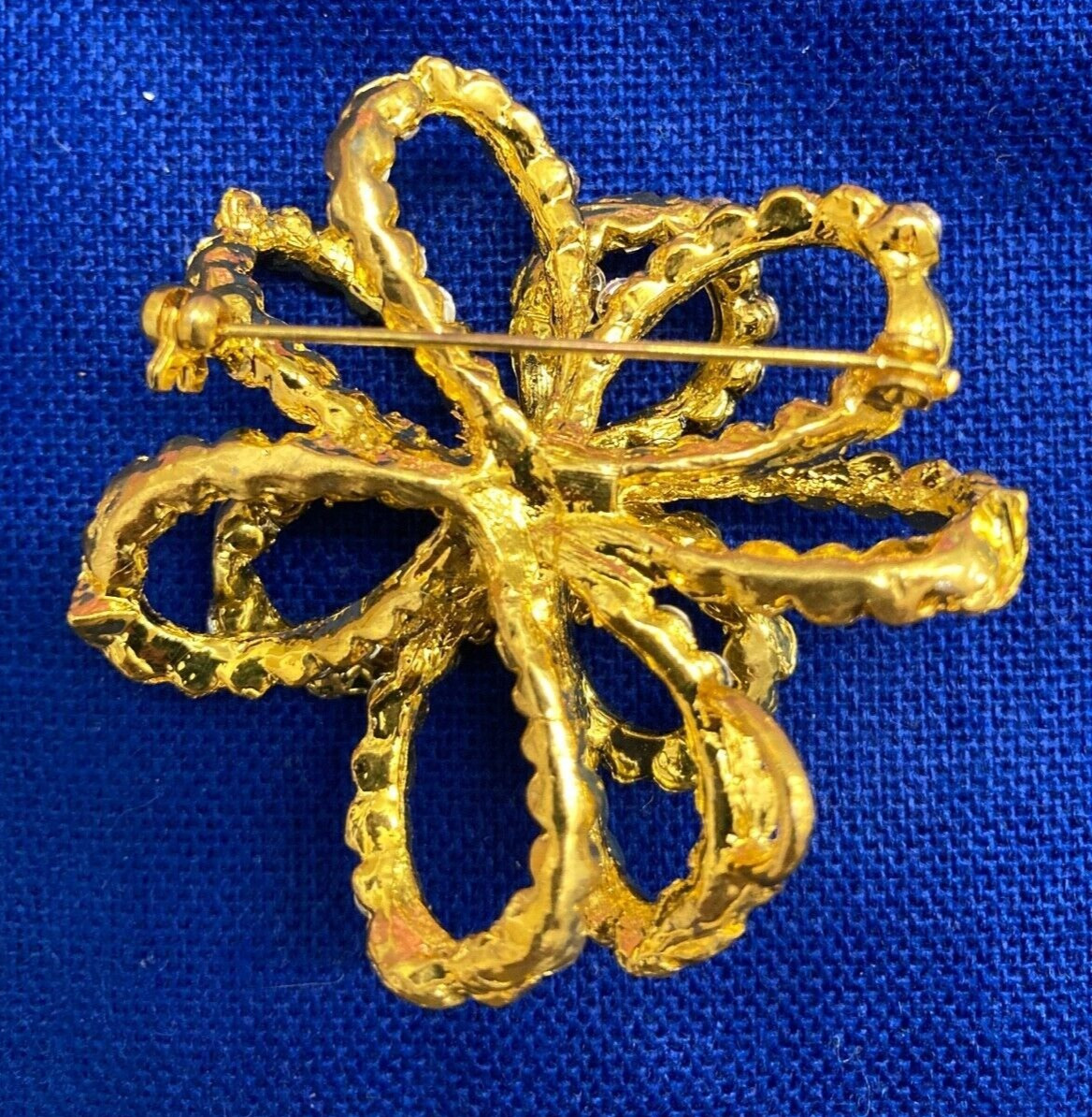 Brooch Pin / Pendant Gold Tone Honey Amber Color And Rhinestones Bow Vintage USA