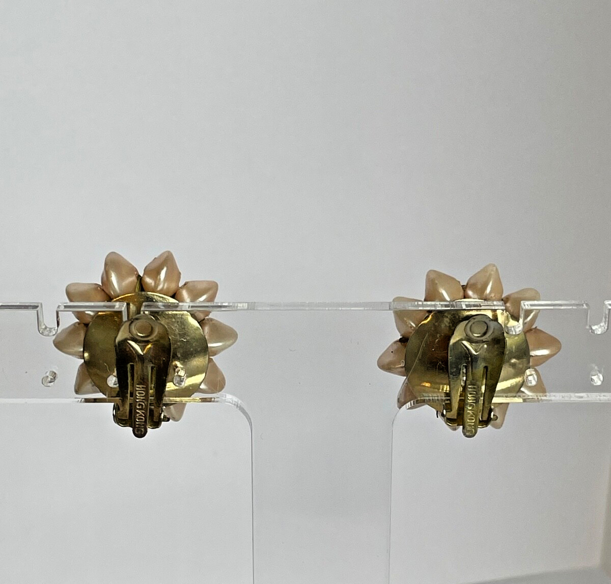 Shell & Acrylic Flower & Leaves Vintage Clip Earrings-G 92