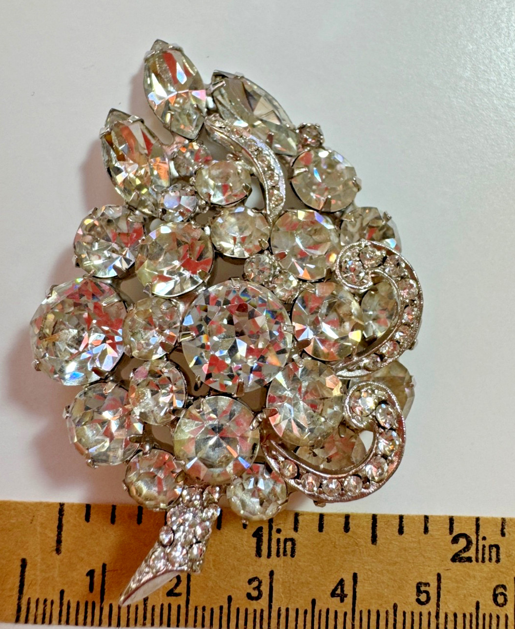 VTG Weiss Brooch Rhinestone Grapes Cluster Pin Silver Tone MCM 1950s 60s Costume