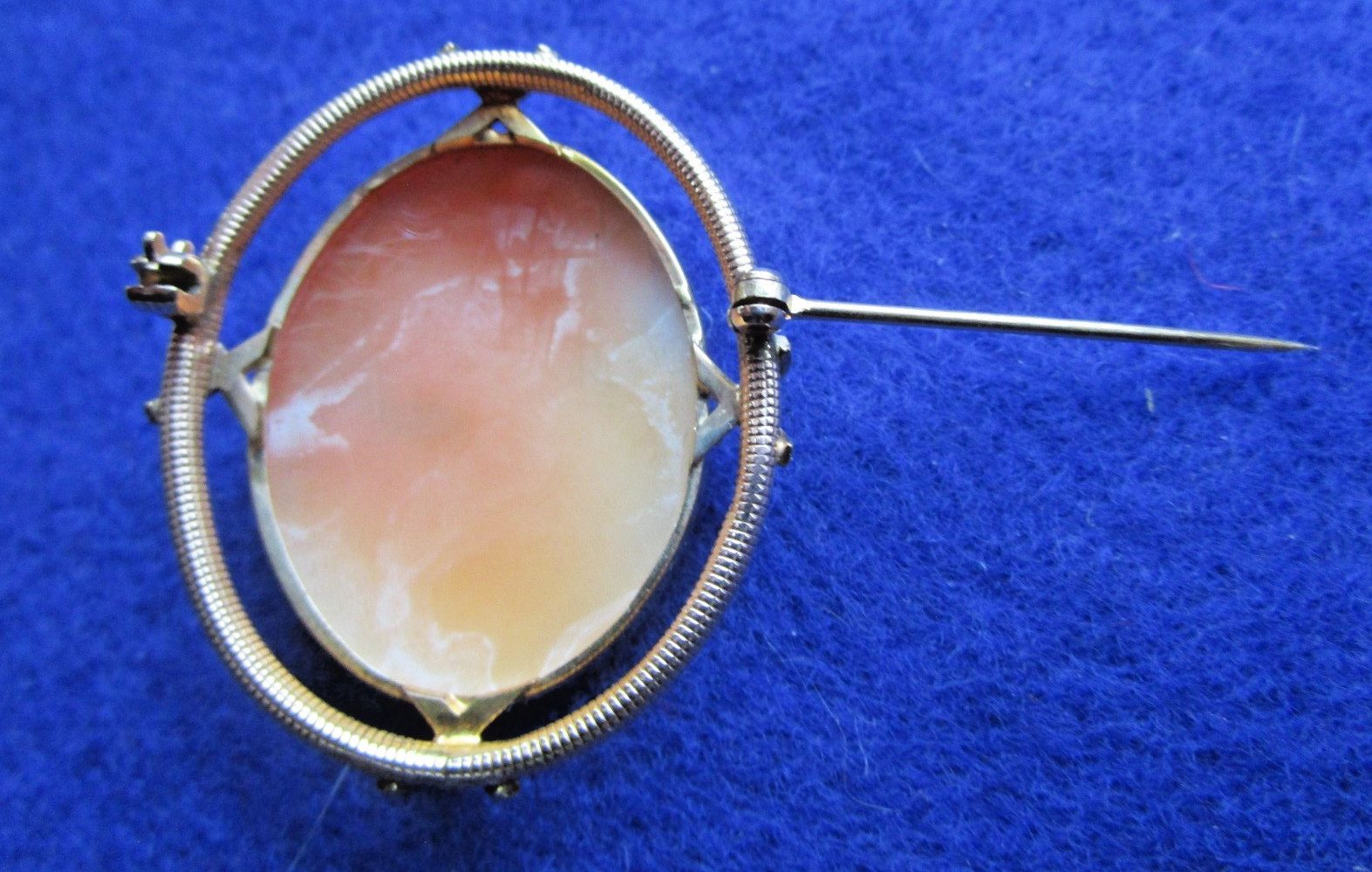 VICTORIAN CAMEO 10K Yellow Gold 1800’s BROOCH Fine Carved Shell DETAILED
