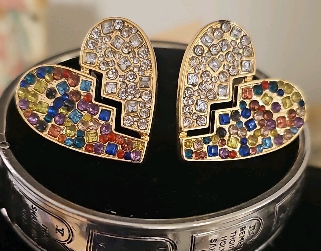 Set of 2 VTG SUGAR FIX Rhinestone Encrusted Heart Shaped Gold Plated Earrings 2″