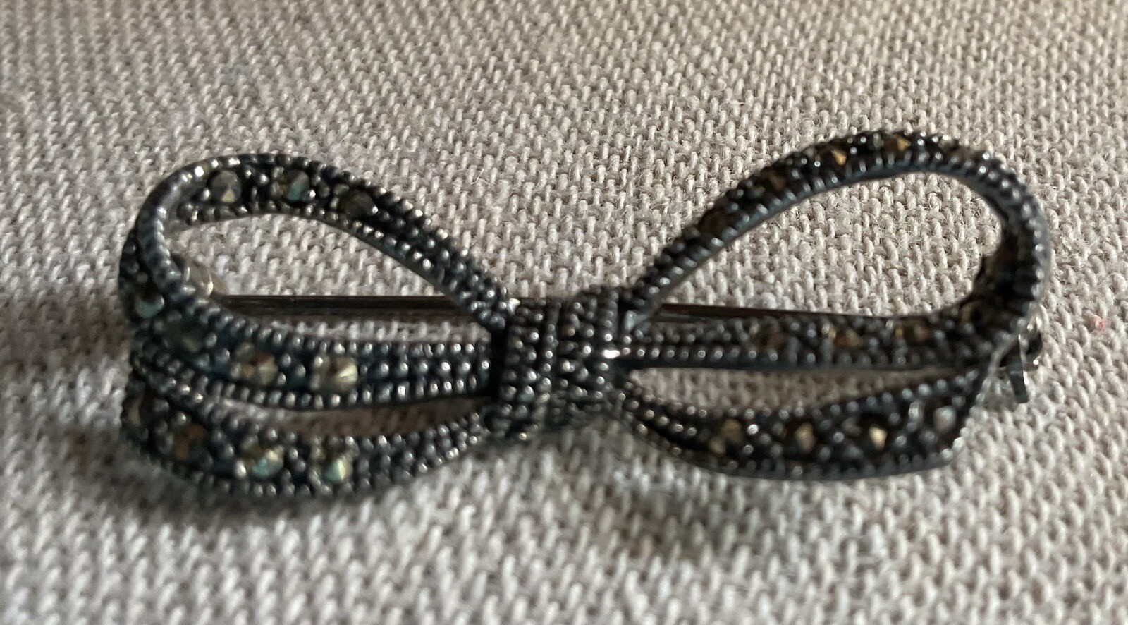 CW Signed STERLING SILVER MARCASITE Bow BROOCH Vintage WOMENS