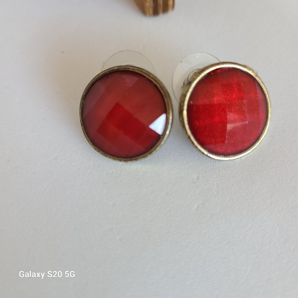 Unknown Brand Red w/Gold Trim Stud Vintage Earrings Ladies Business Casual