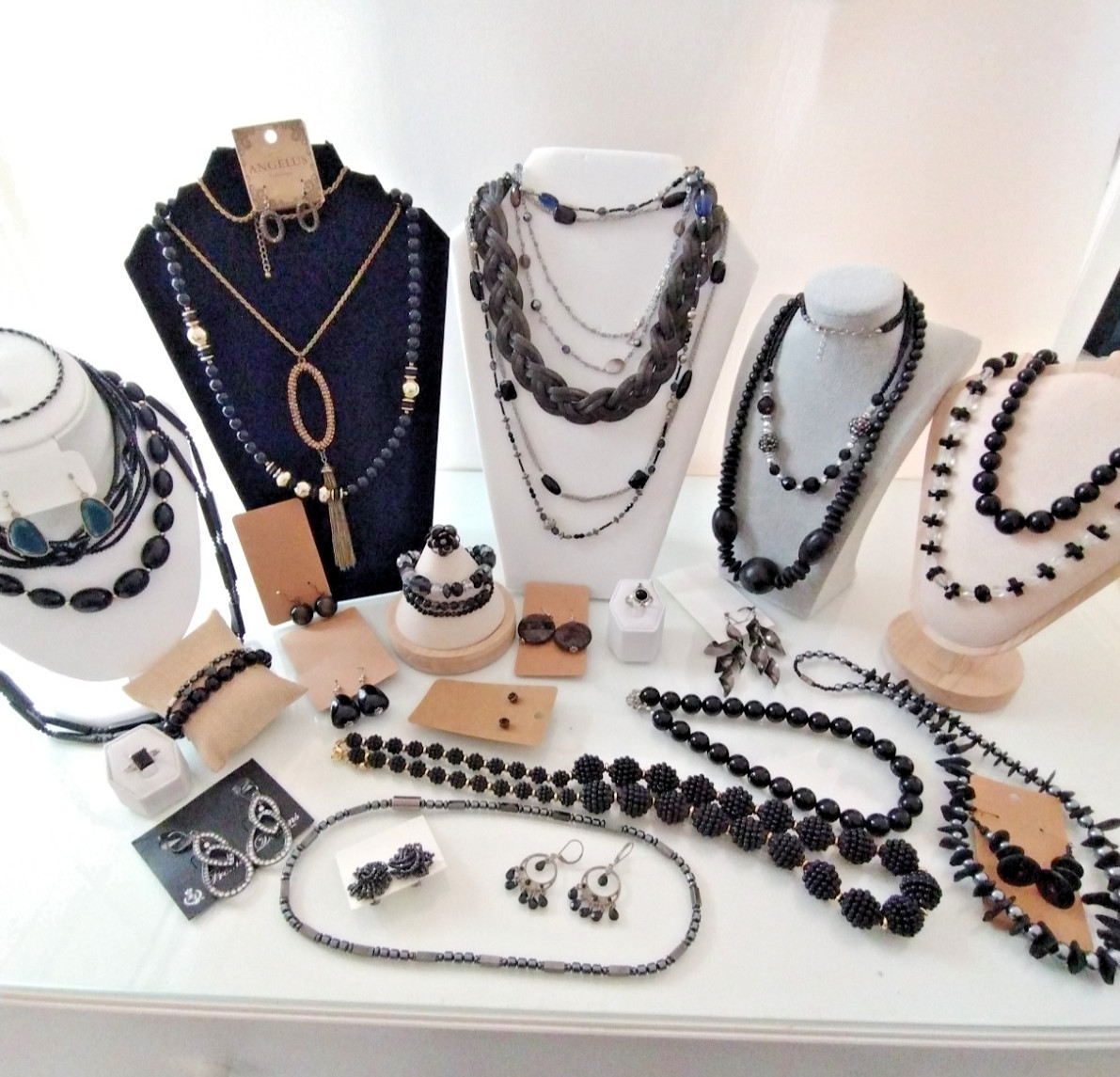 VTG BLACK GOLD BEAD Lot 37 pc All Wearable Some Signed Bracelet Necklace Earring