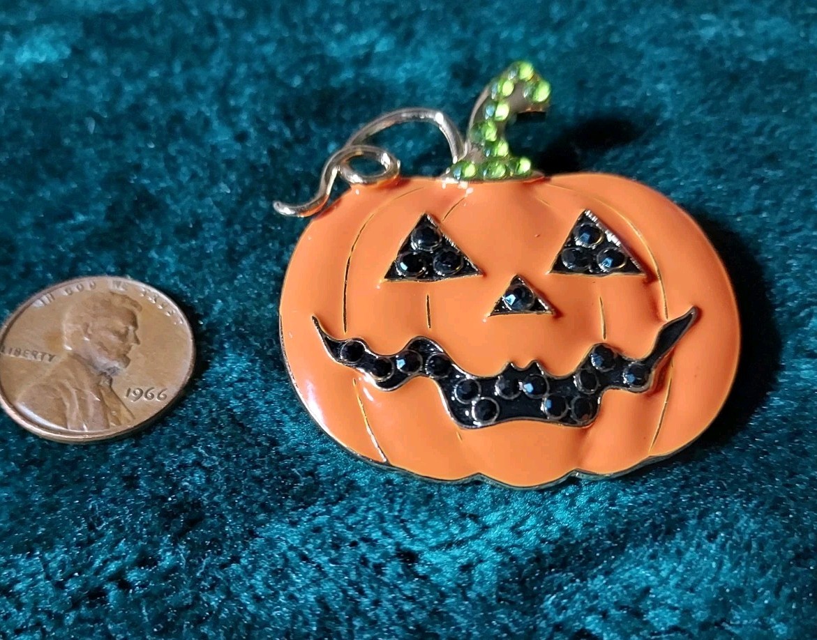 SUGARFIX by BaubleBar Jack-o-lantern Pumpkin Halloween Jeweled Enameled Brooch