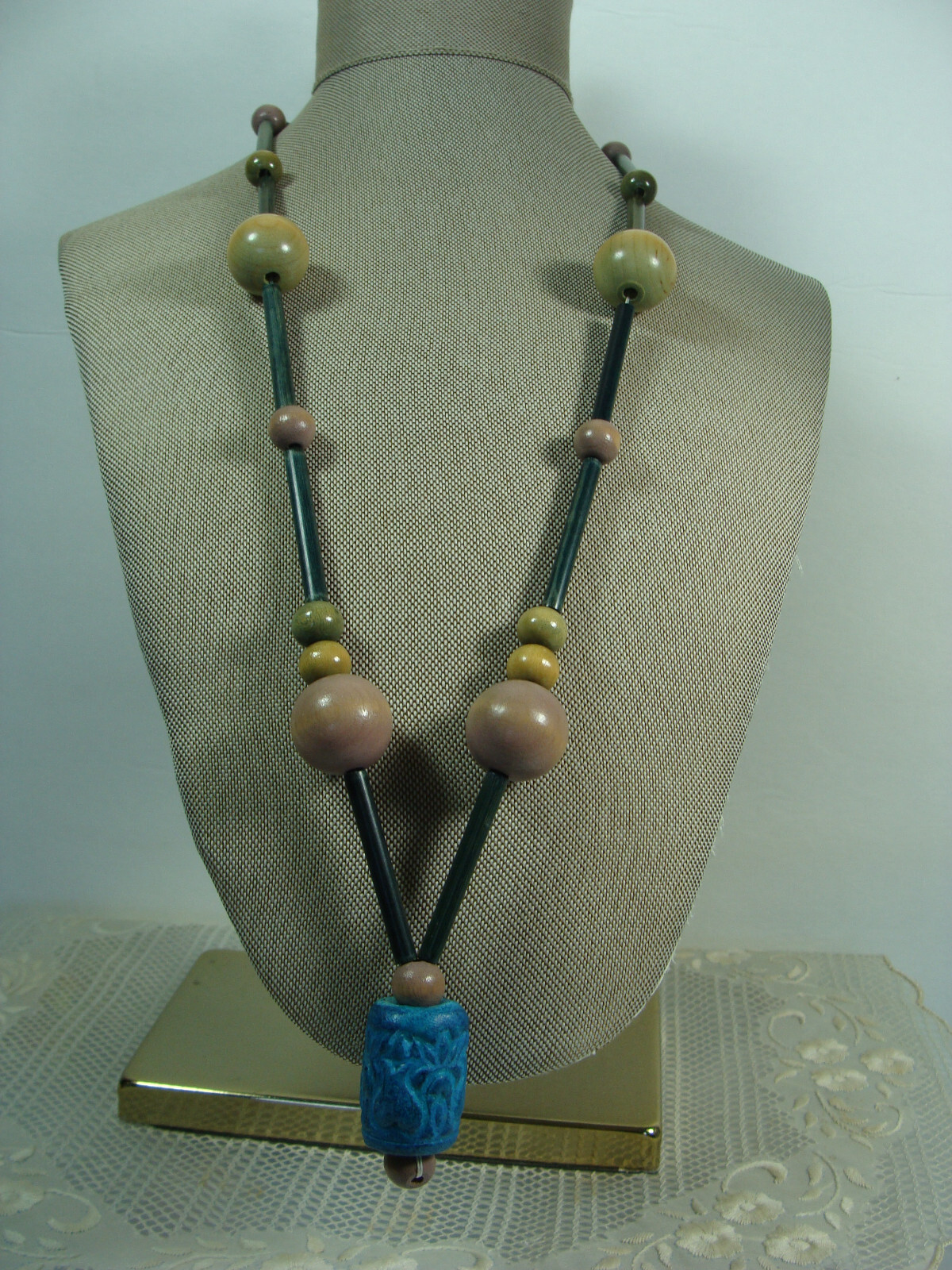 VTG Handmade Carved Tulip Flower Ceramic Bead Wood Tribal Bohemian Mod Necklace