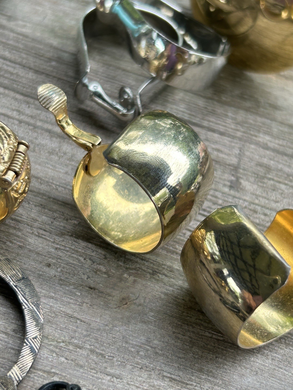 24 Pair Of Vintage Clip-on jewelry Earrings. Stylish 60s-80s Some Name Brands