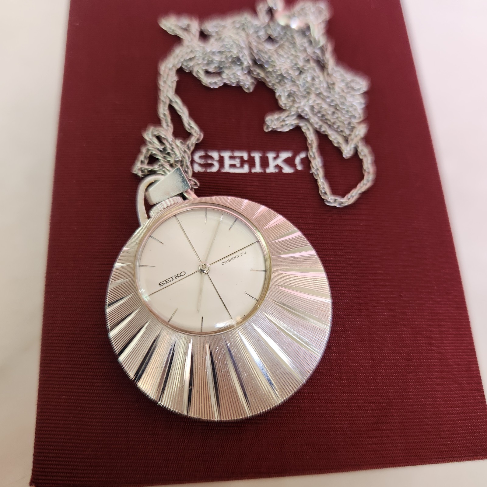Vintage Seiko Fancywatch Pendant Necklace Watch 17J Hand Wind Sunburst Silver