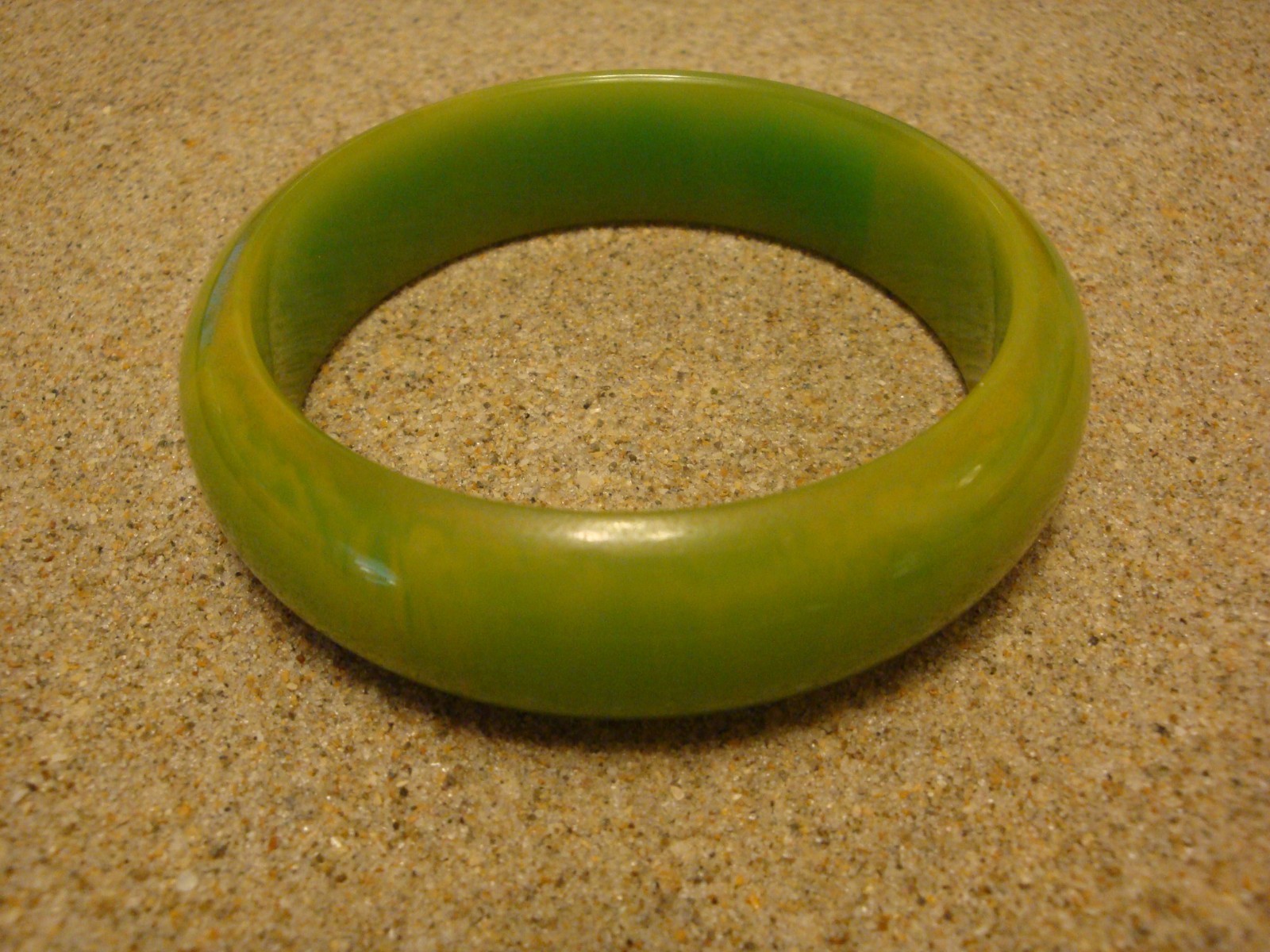 Vintage 3/4″ Bakelite Bracelet! Mottled Lime Green & Yellow Custard Colors!