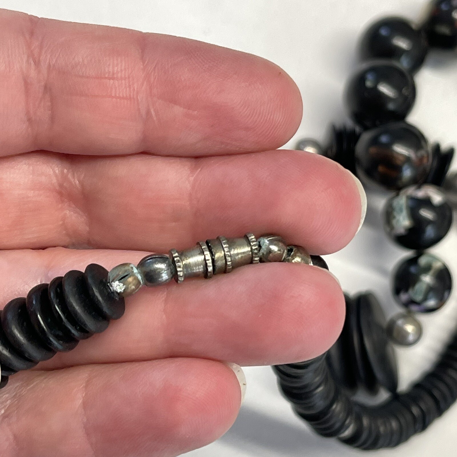 Vintage Black Inlay Shell Coral Round Acrylic Wood Disc Bead Necklace 80s 28″