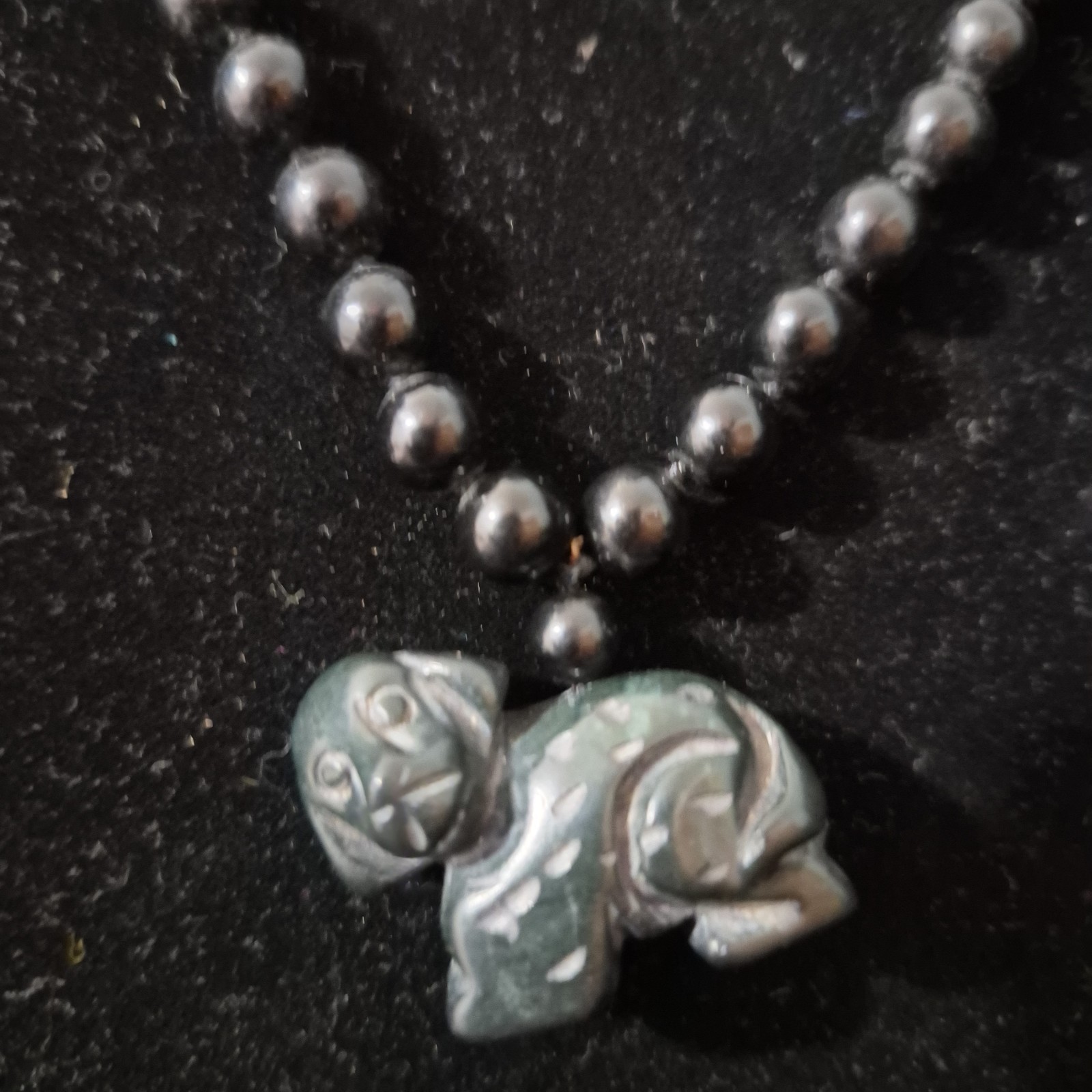 Vtg Handcarved Puppy/Dog Nephrite Jade Pendant Labradorite Bead Necklace Mala