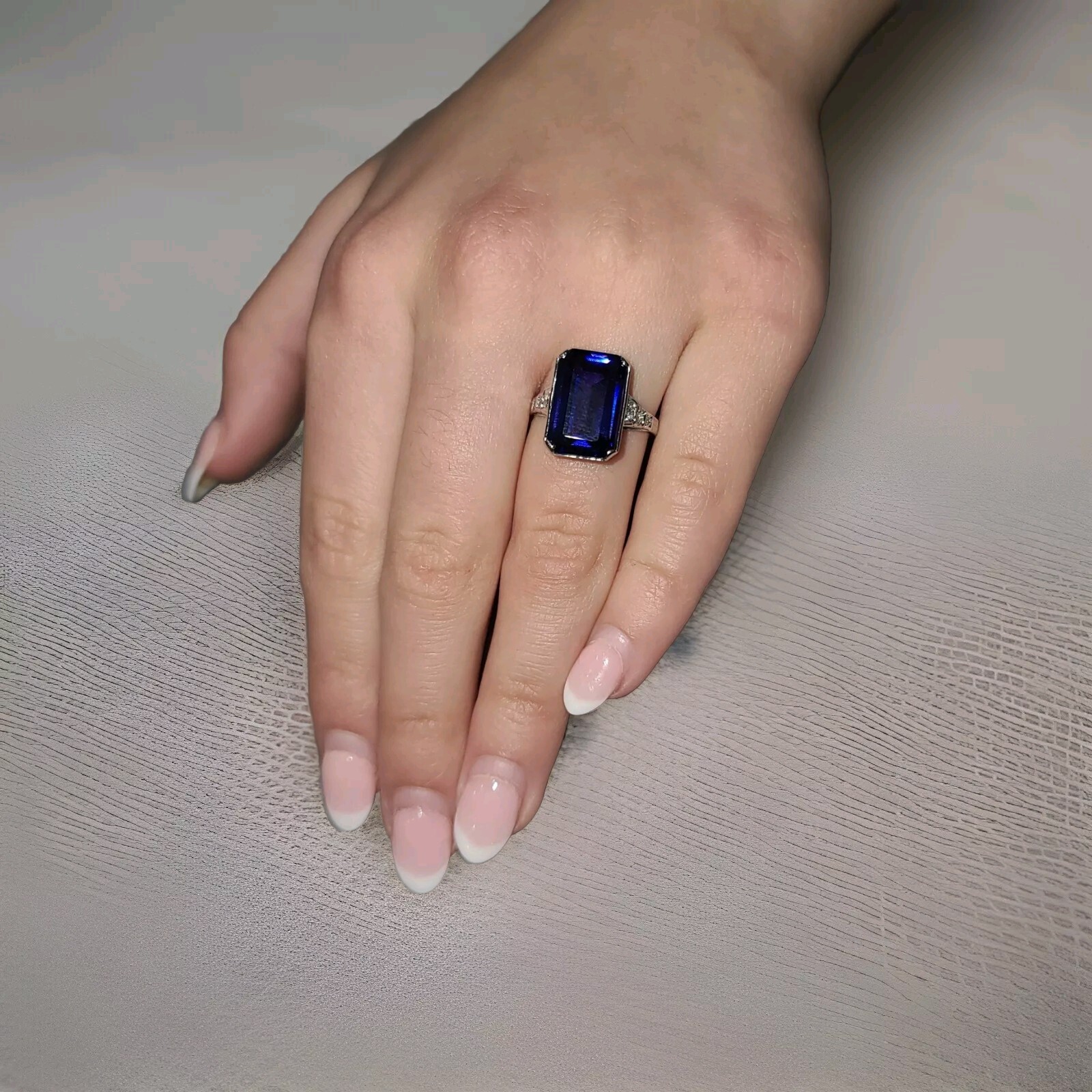 Vintage 14k White Gold Engagement Ring 8.02CT. Tanzanite Rectangular Cut